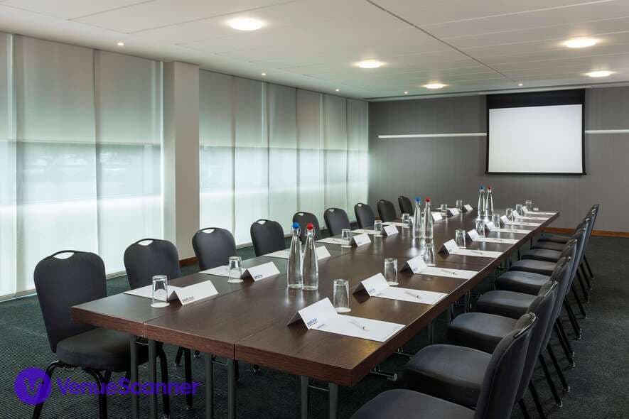 Endeavor, Radisson Hotel & Conference Centre London Heathrow photo #1