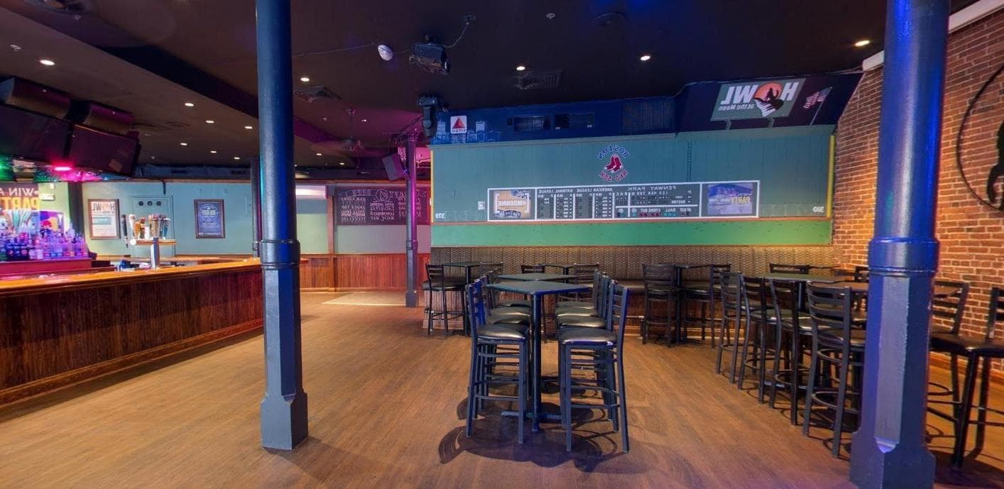 Semi-Private Section, Howl at the Moon, Boston photo #1