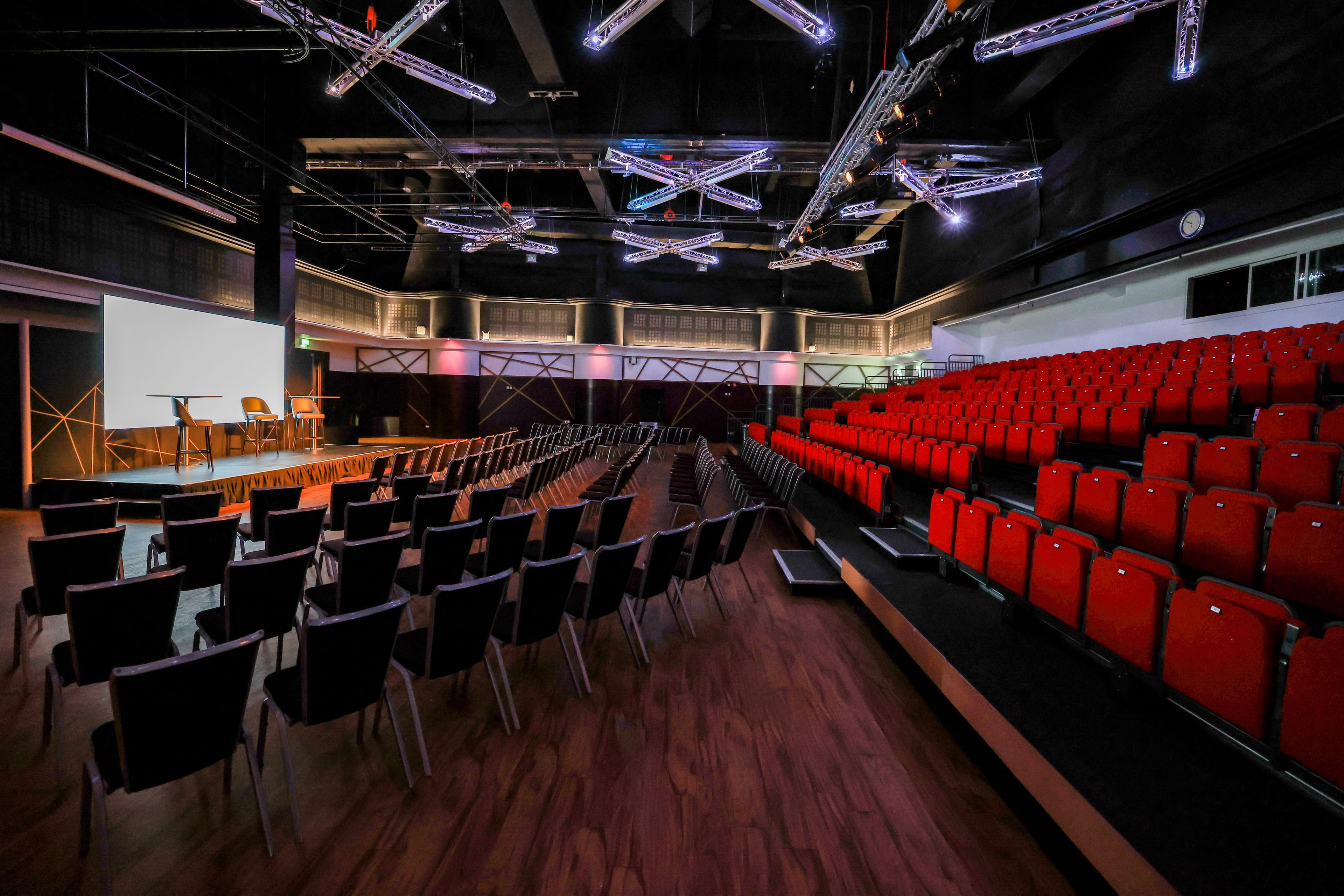 Photo of Allianz Stadium, Twickenham, Live Room