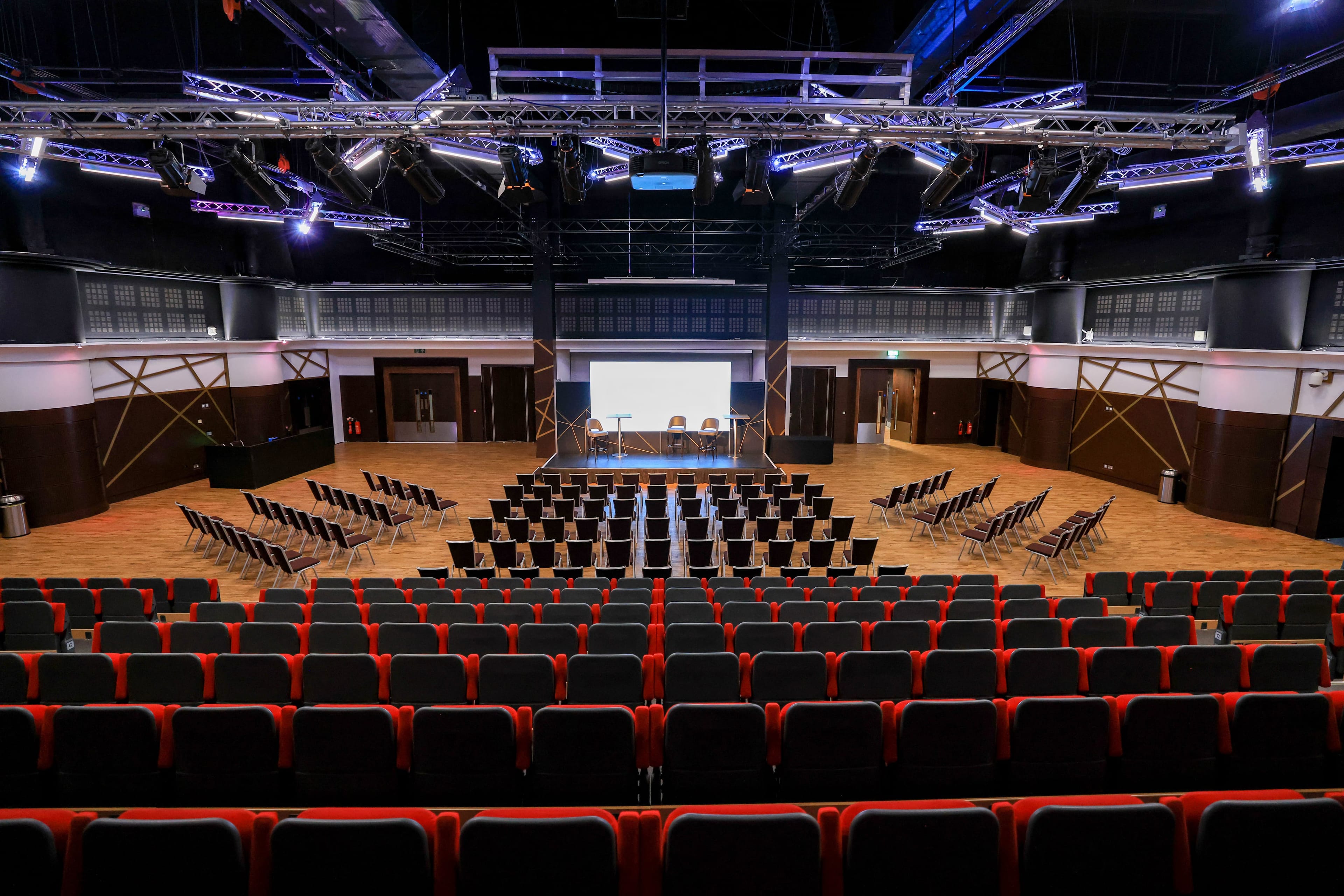 Photo of Allianz Stadium, Twickenham, Live Room