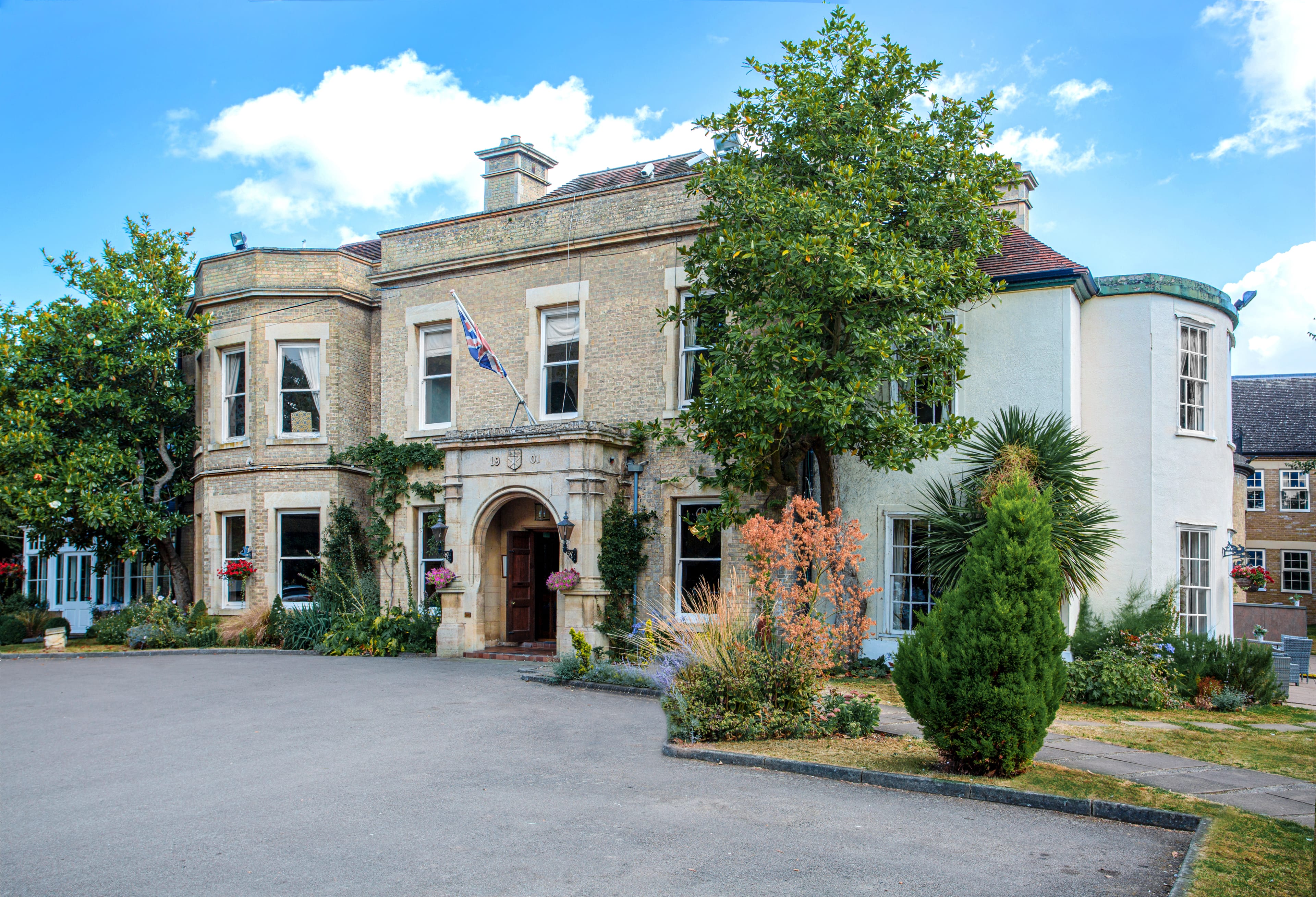 Photo of Woodland Manor Hotel, Library