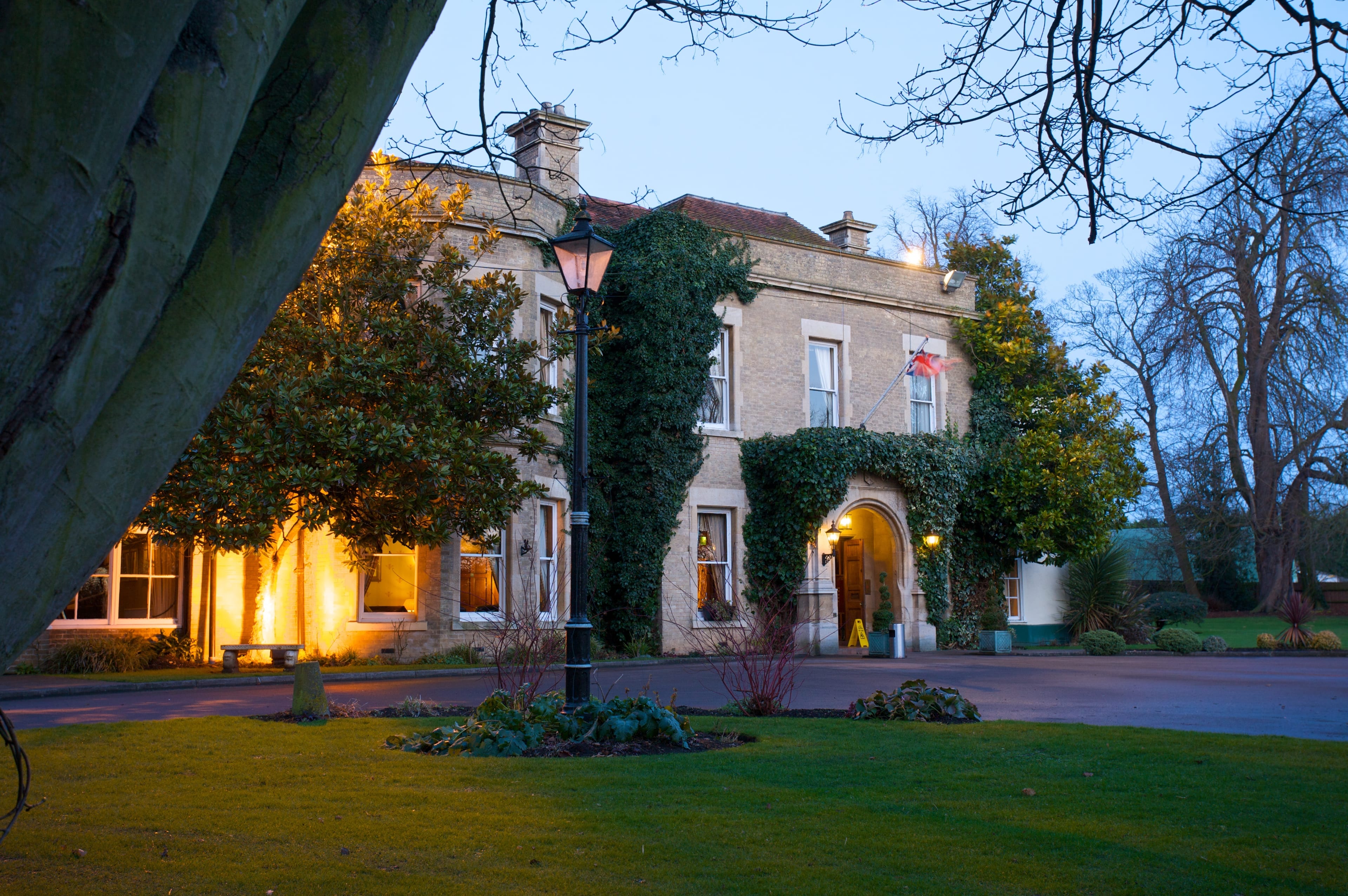 Photo of Woodland Manor Hotel, Library