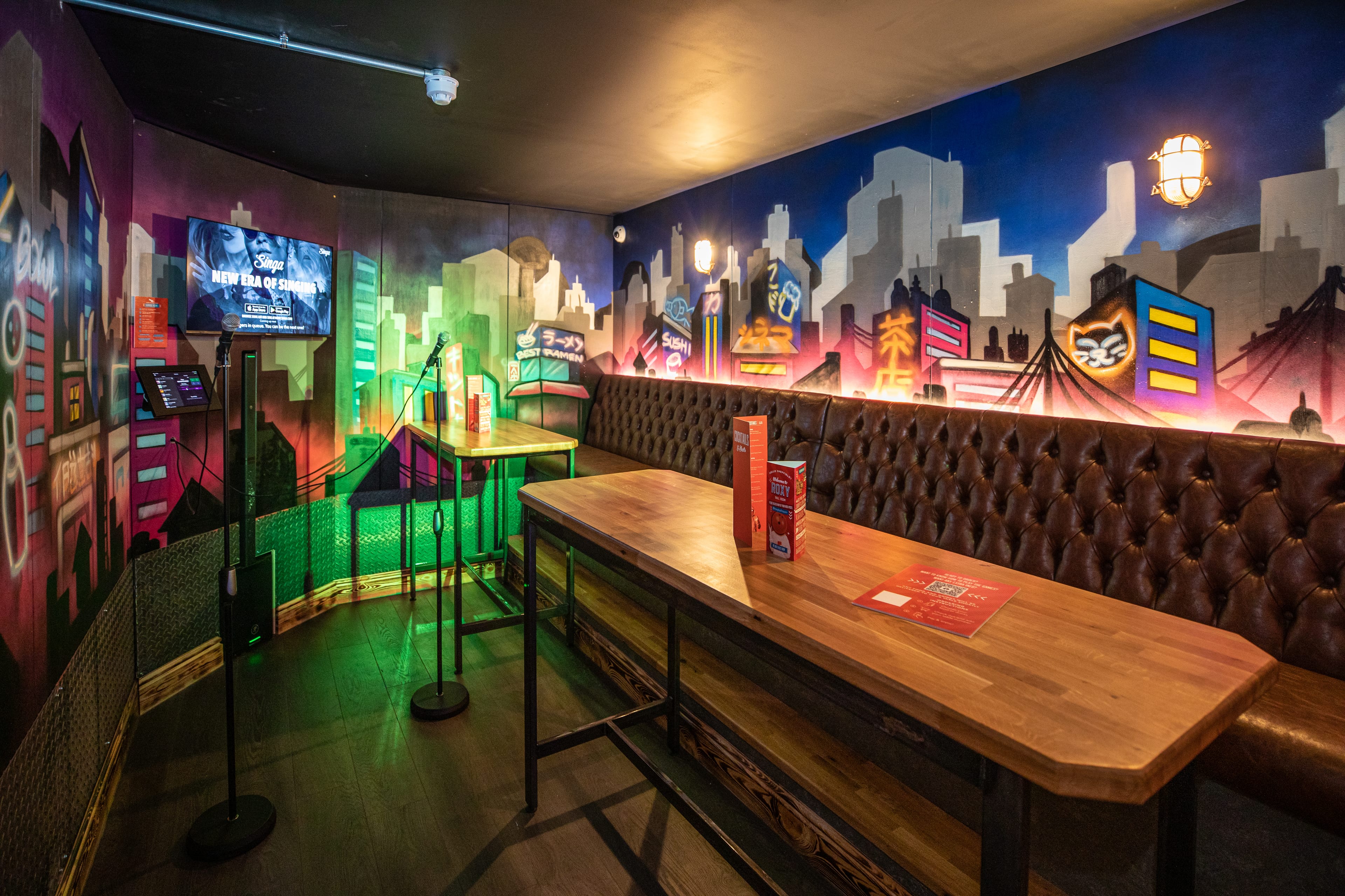Photo of Roxy Ball Room Sheffield (Charter Sq.), The Full Stage