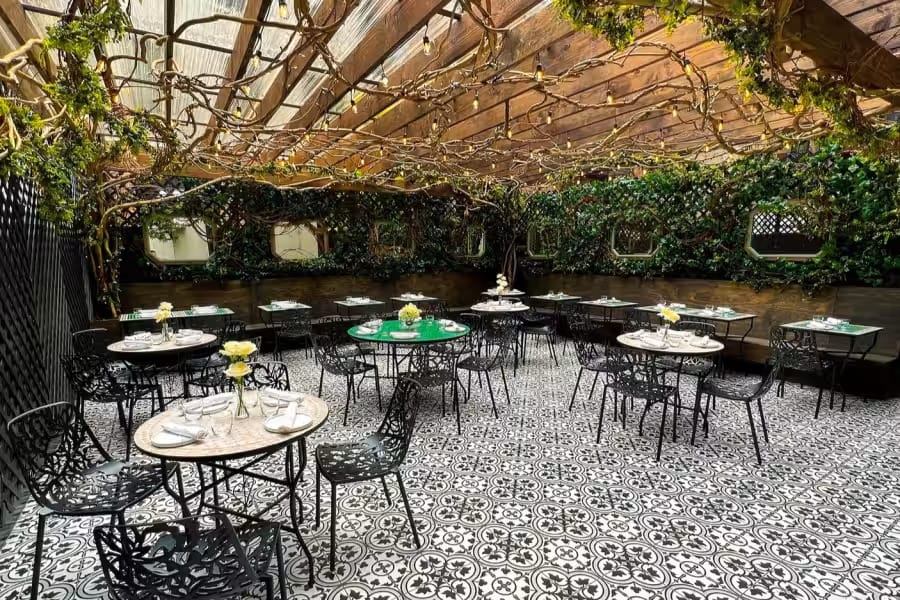 Photo of SAINT, Secret Garden