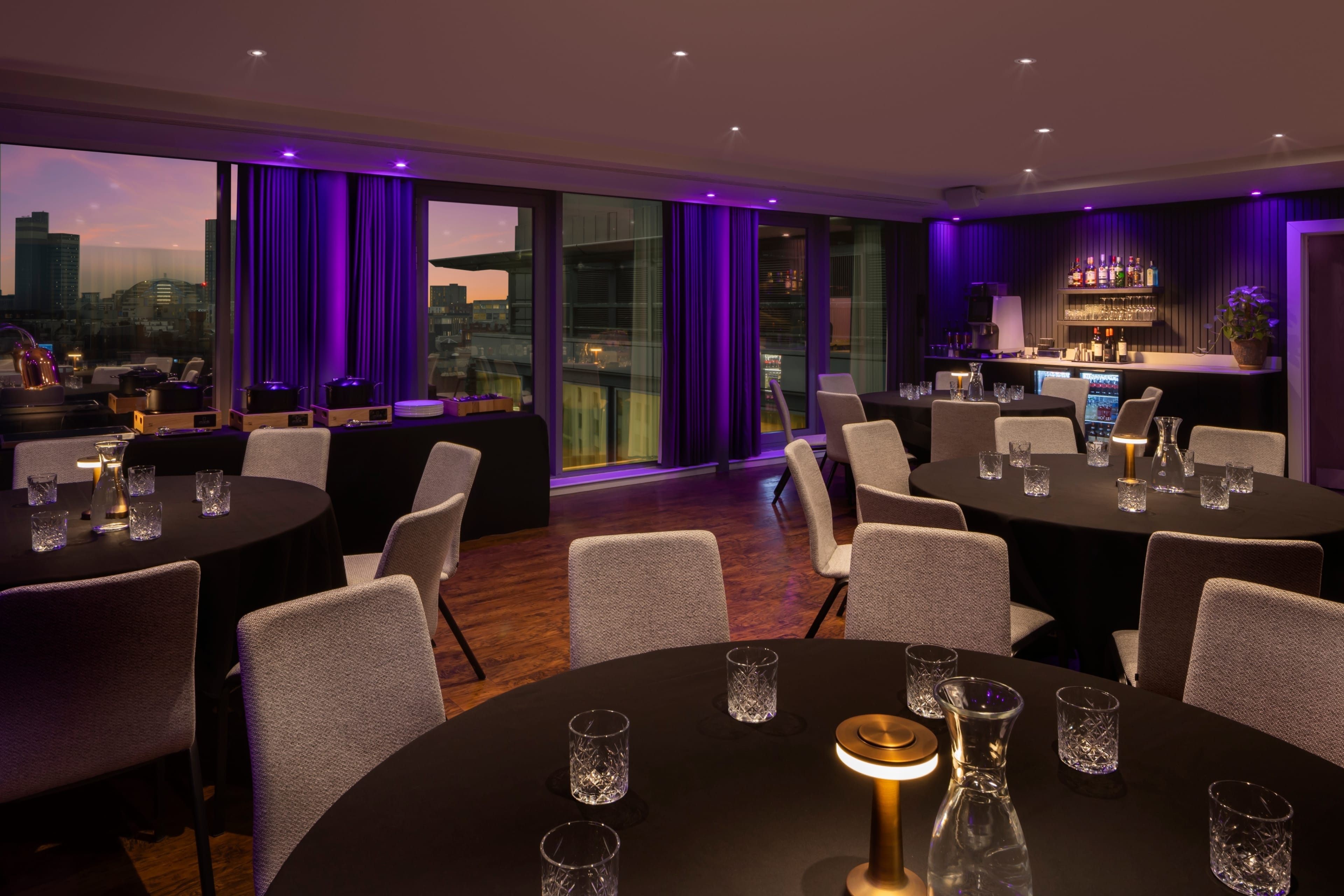 Photo of DoubleTree By Hilton Manchester, Skylounge