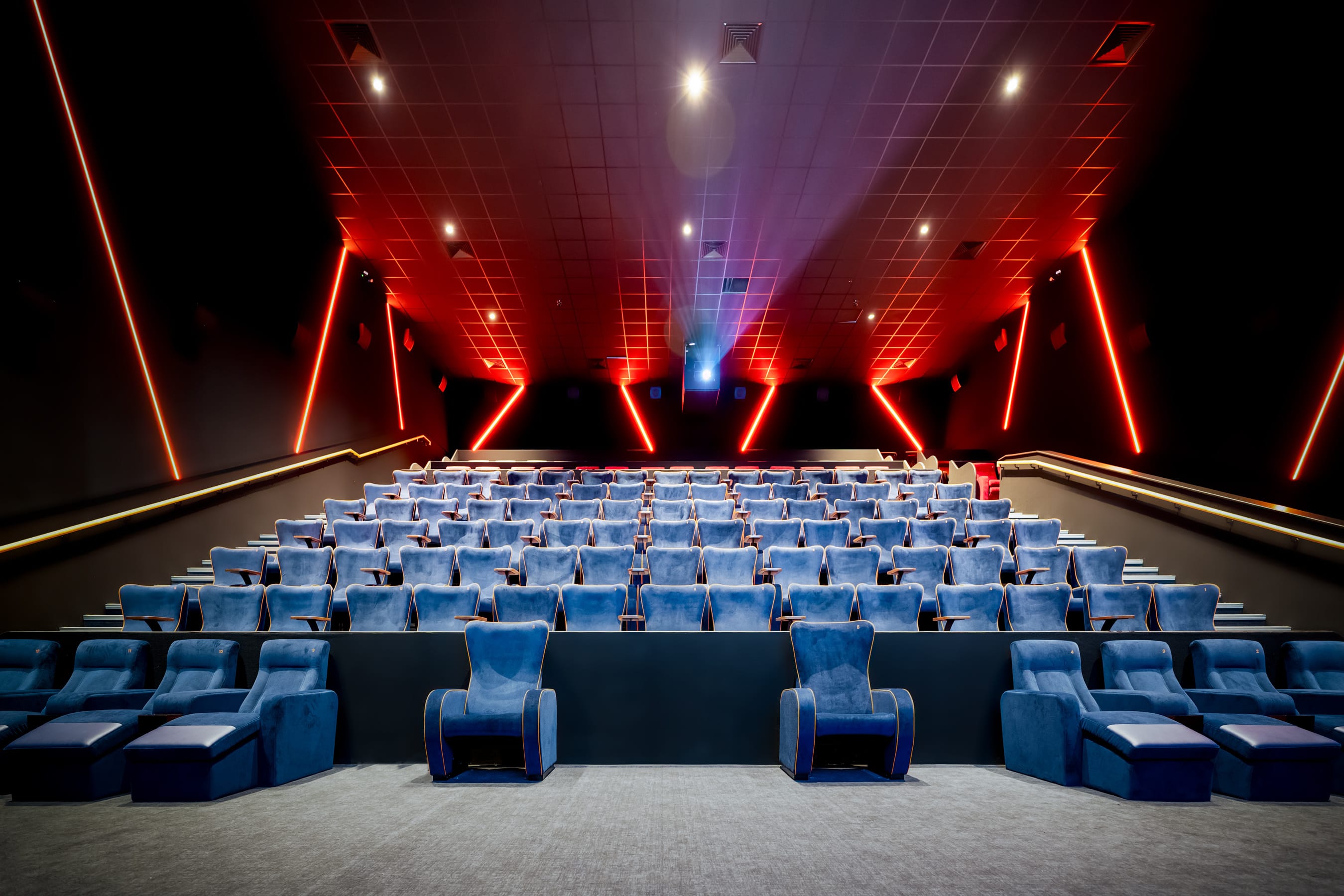 Photo of The Light, Redhill, Private Screens At The Light