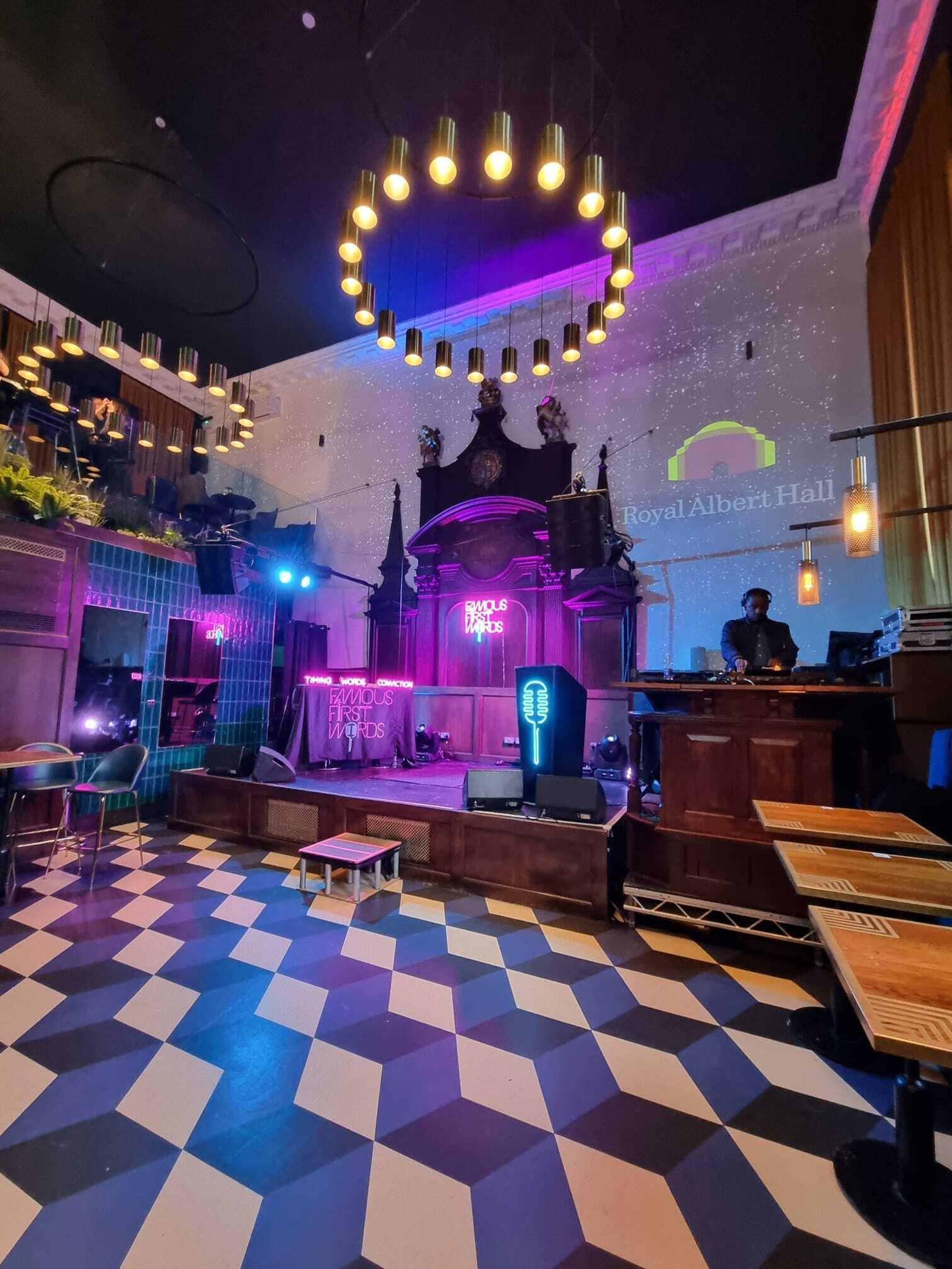 Photo of Amazing Grace London Bridge, Full Venue