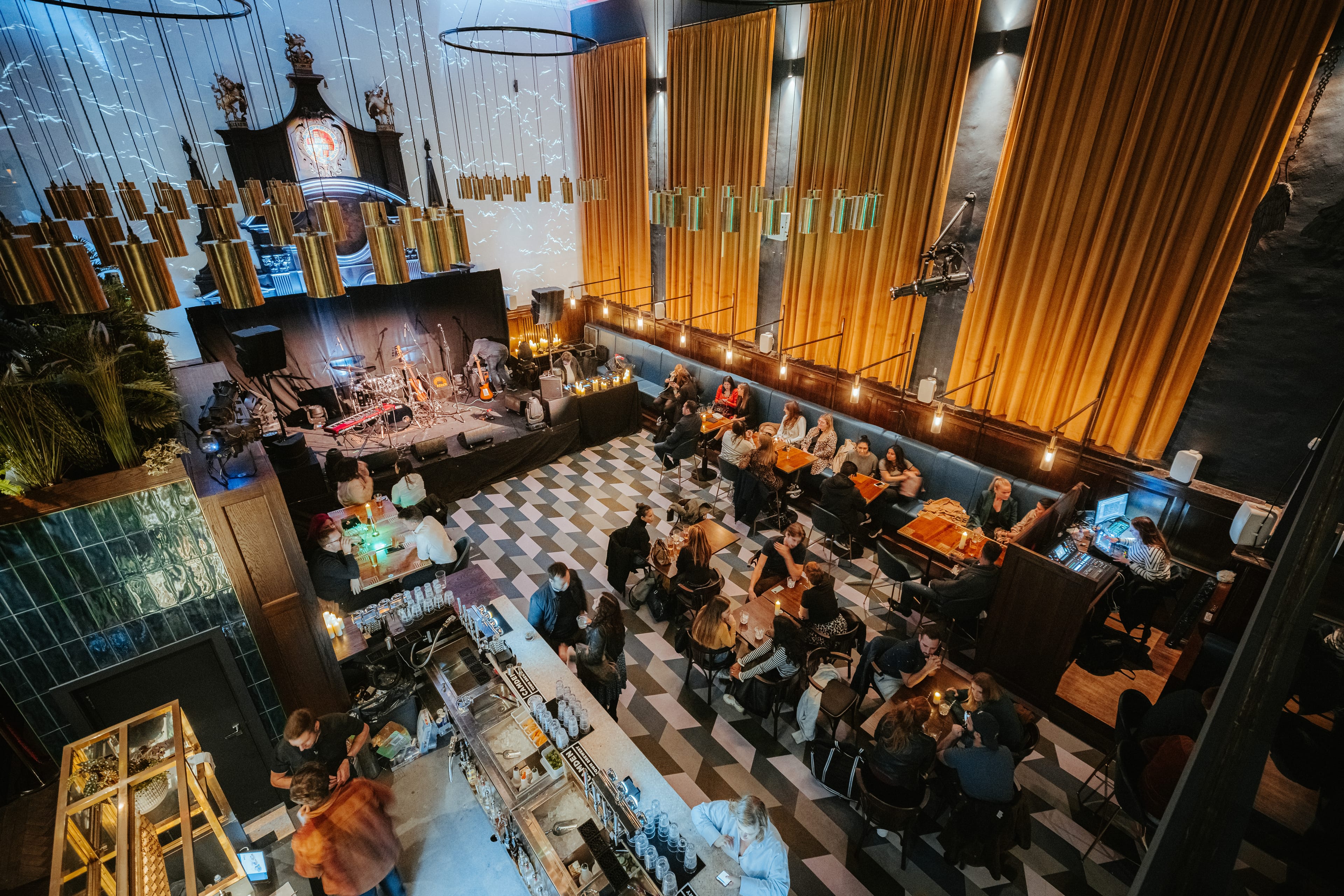 Photo of Amazing Grace London Bridge, Full Venue