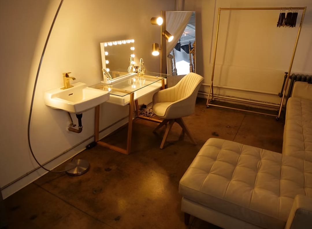 Photo of Lounge Studios, Throne Room Photo Studio