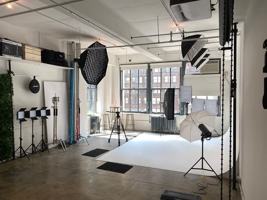 Photo of Lounge Studios, Throne Room Photo Studio
