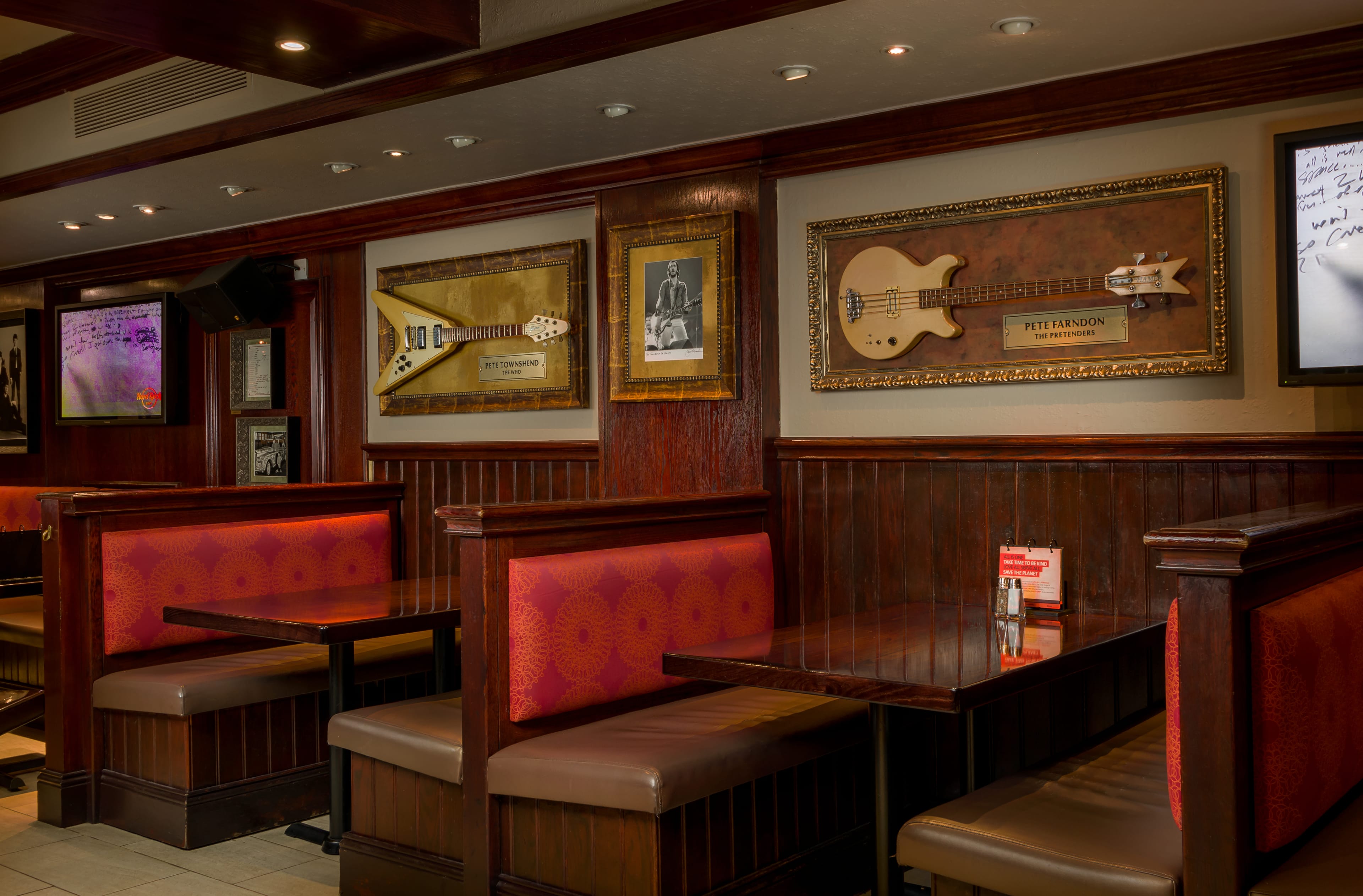 Photo of Hard Rock Cafe Edinburgh, Whole Venue