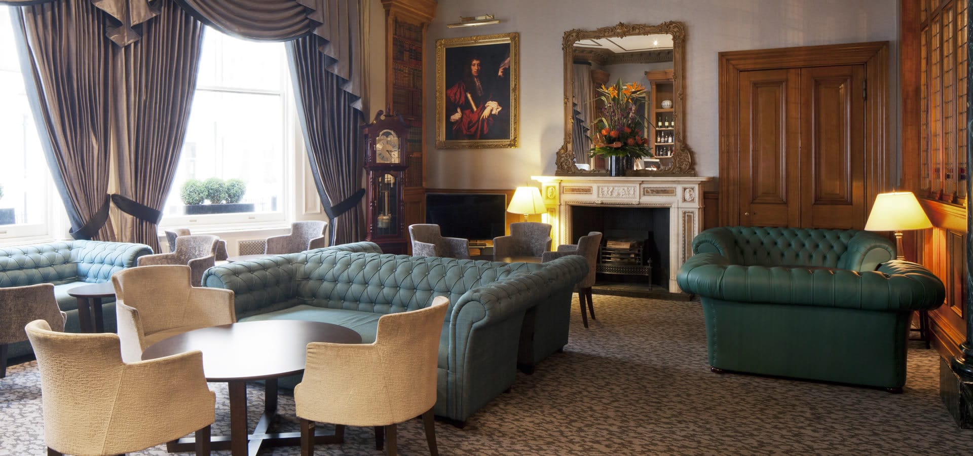 Photo of Strathmore Hotel, Study Suite