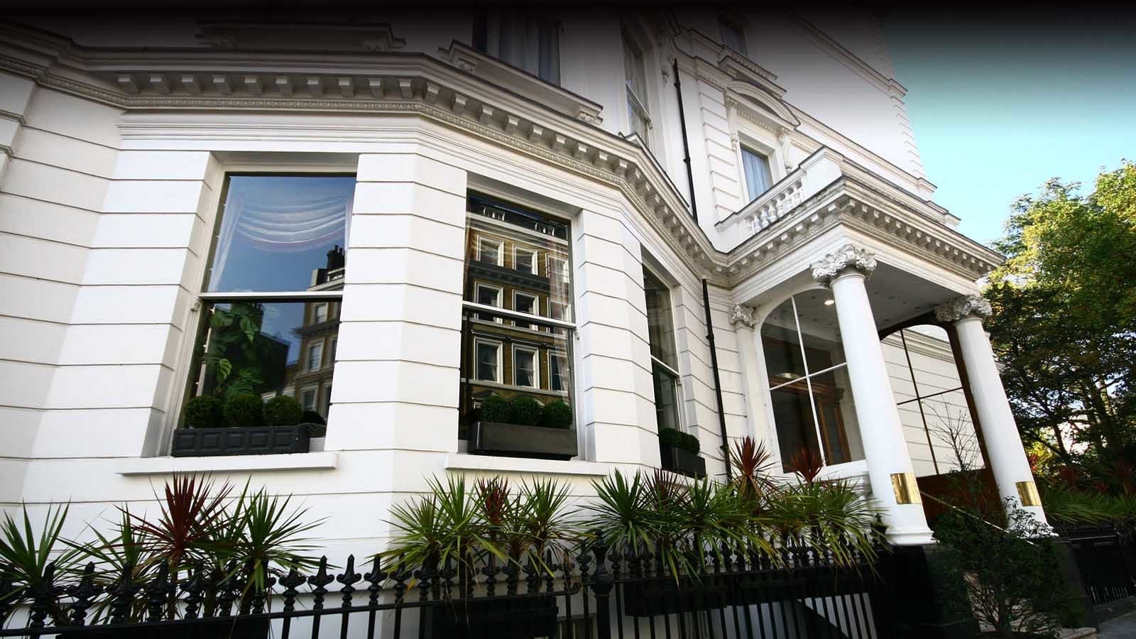 Photo of Strathmore Hotel, Study Suite