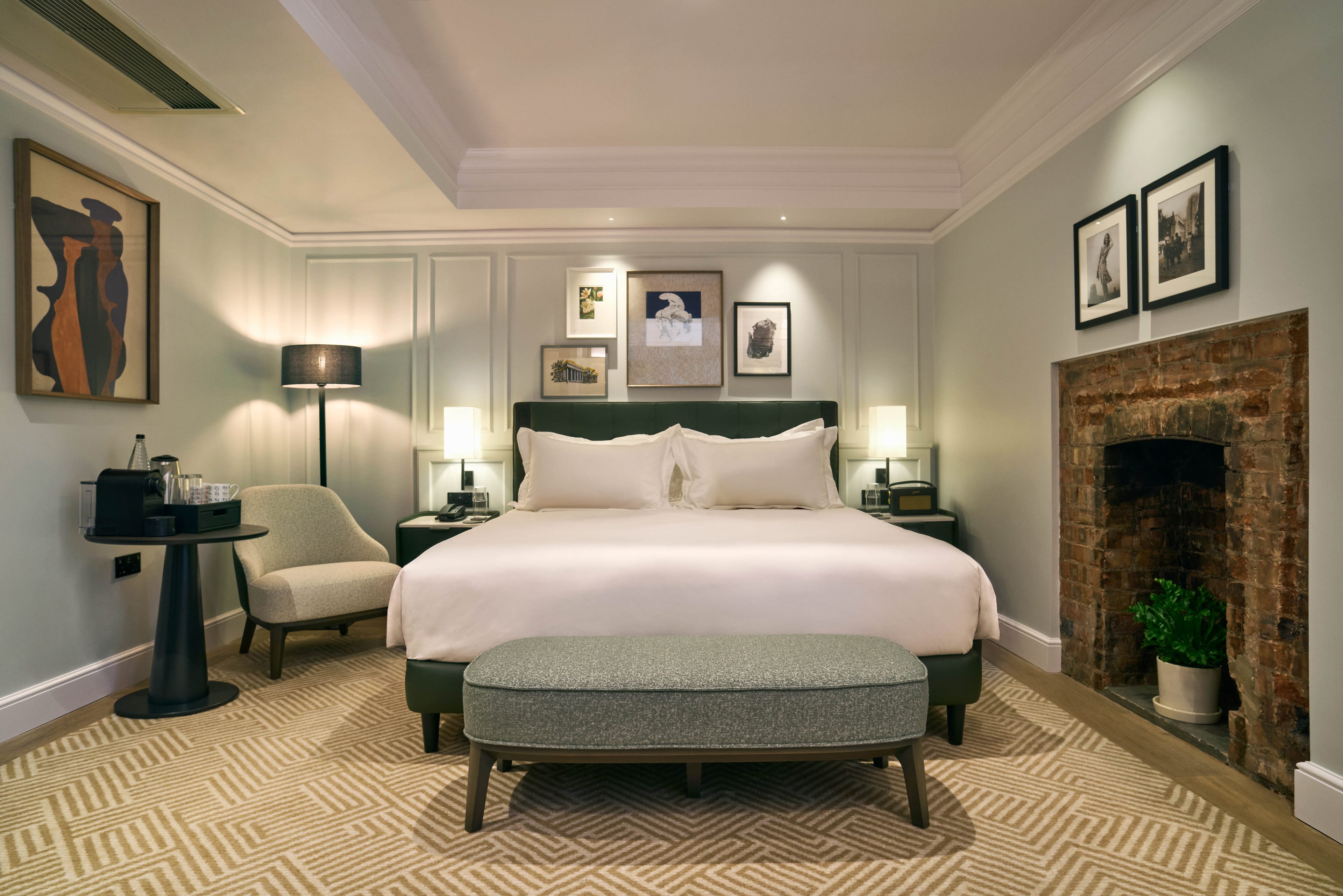 Photo of Radisson Blu Hotel, London Bloomsbury, Folio Suite