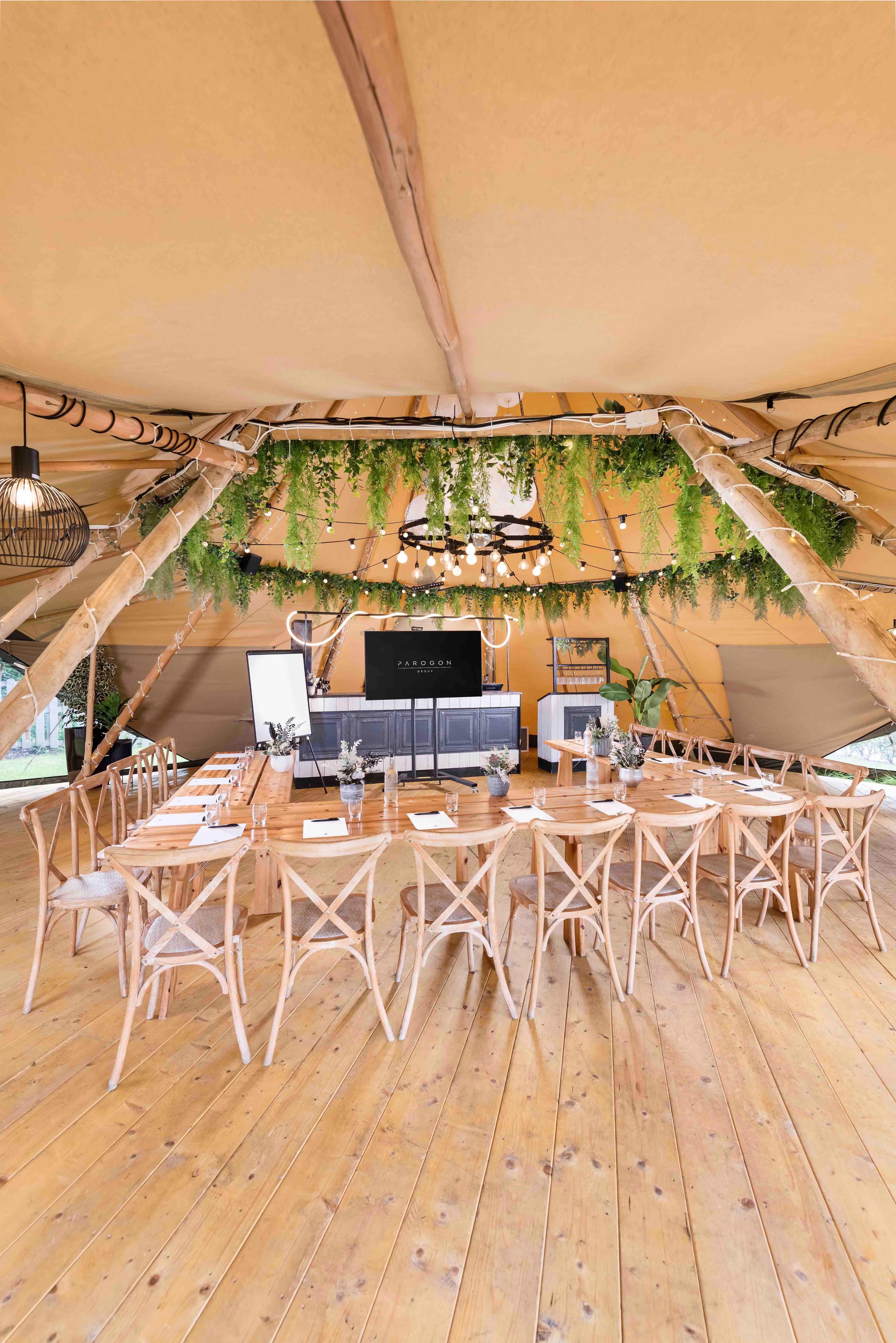 Photo of The Swan With Two Necks, The Tipi