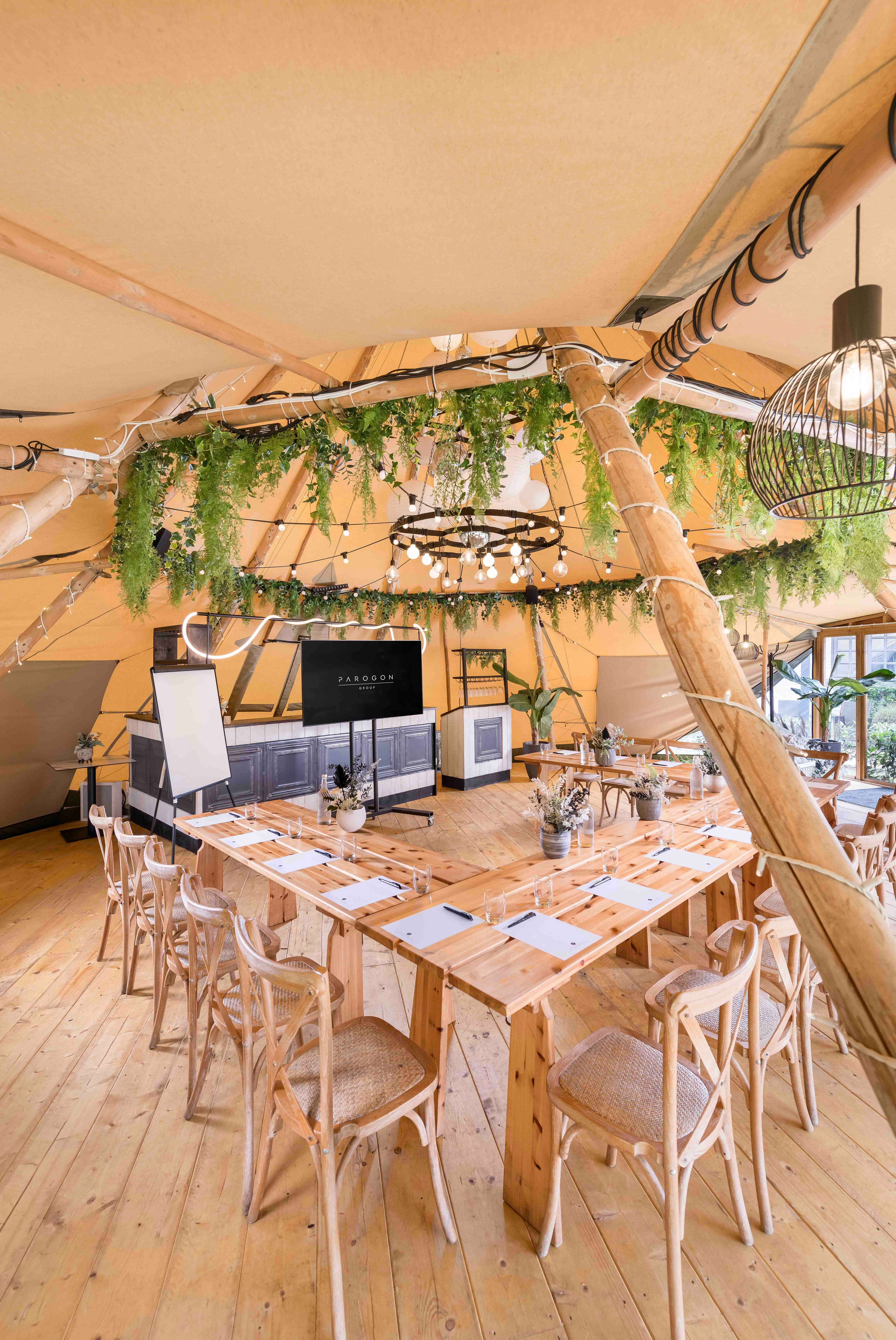 Photo of The Swan With Two Necks, The Tipi