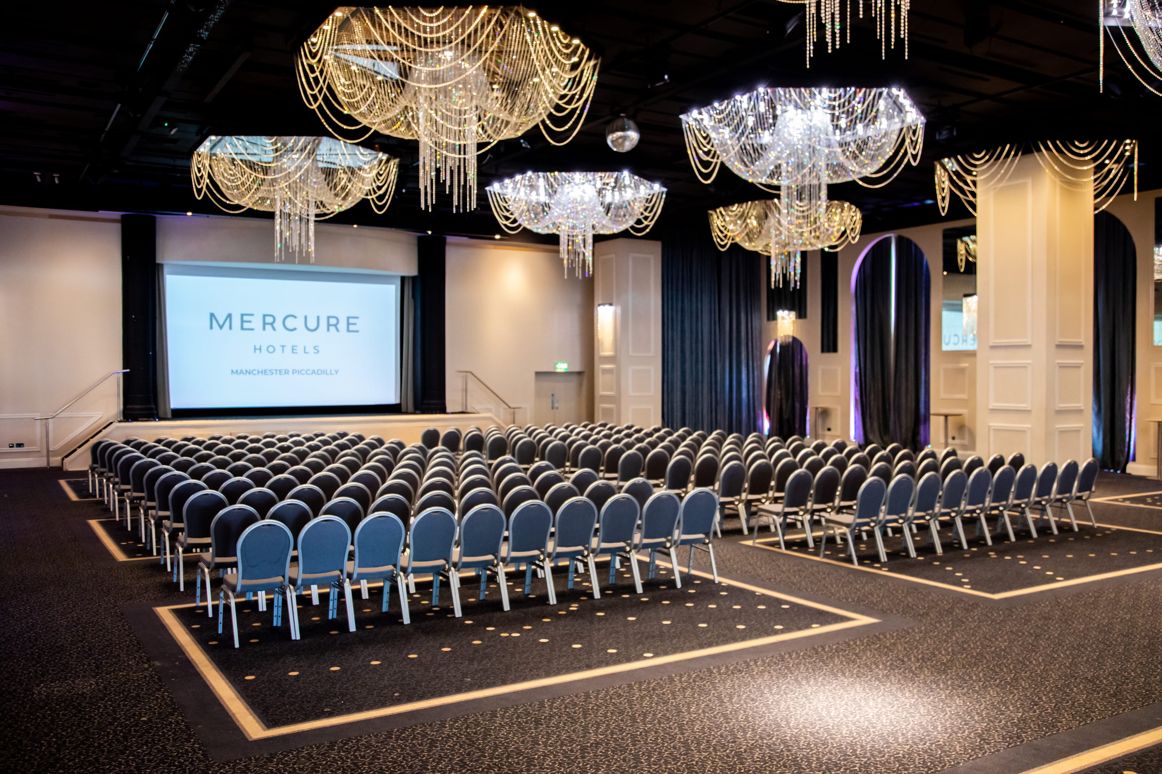 Photo of Mercure Manchester Piccadilly Hotel, International Suite