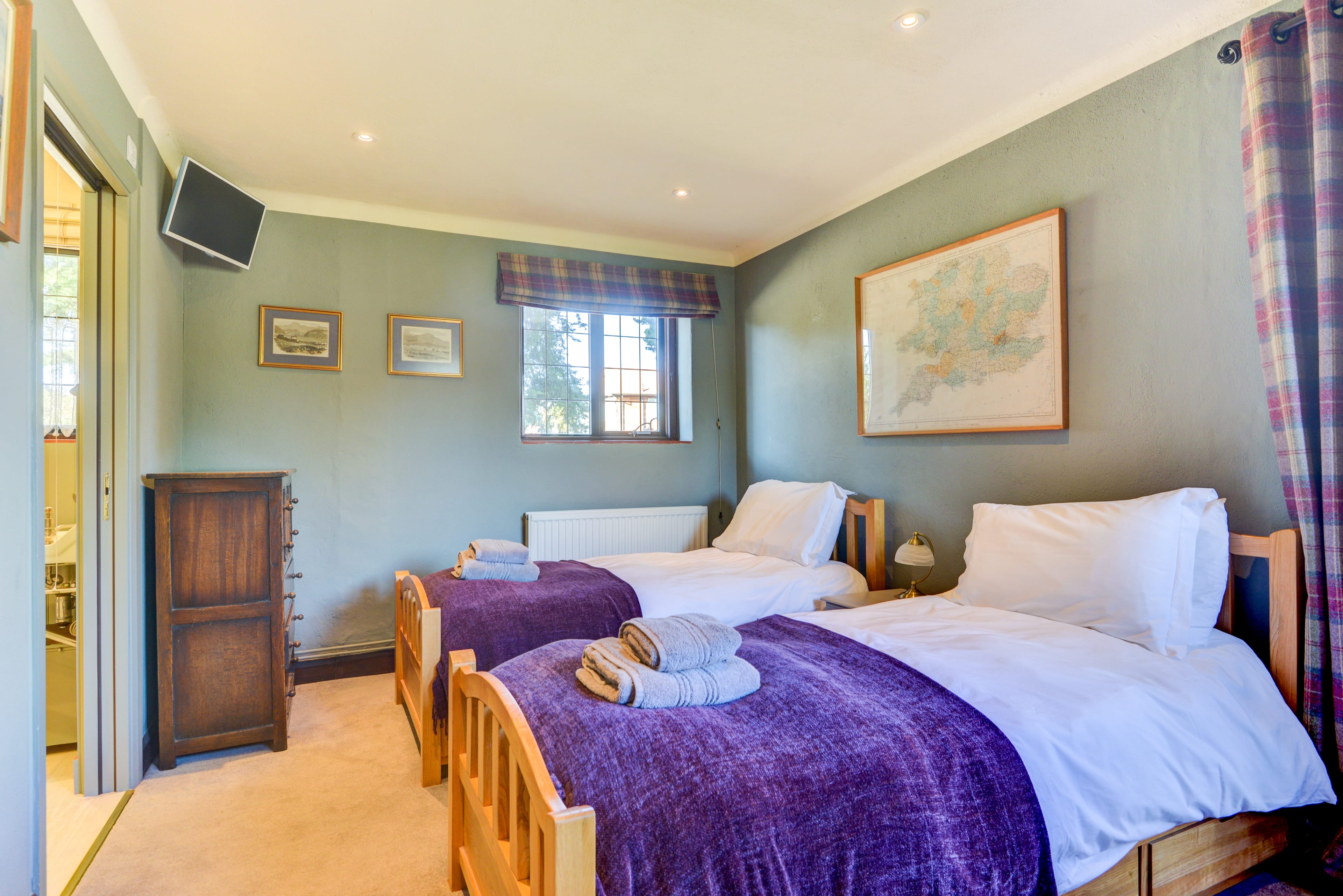 Photo of Oldfield House (and Cottage), Oldfield House - Whole House Overnight