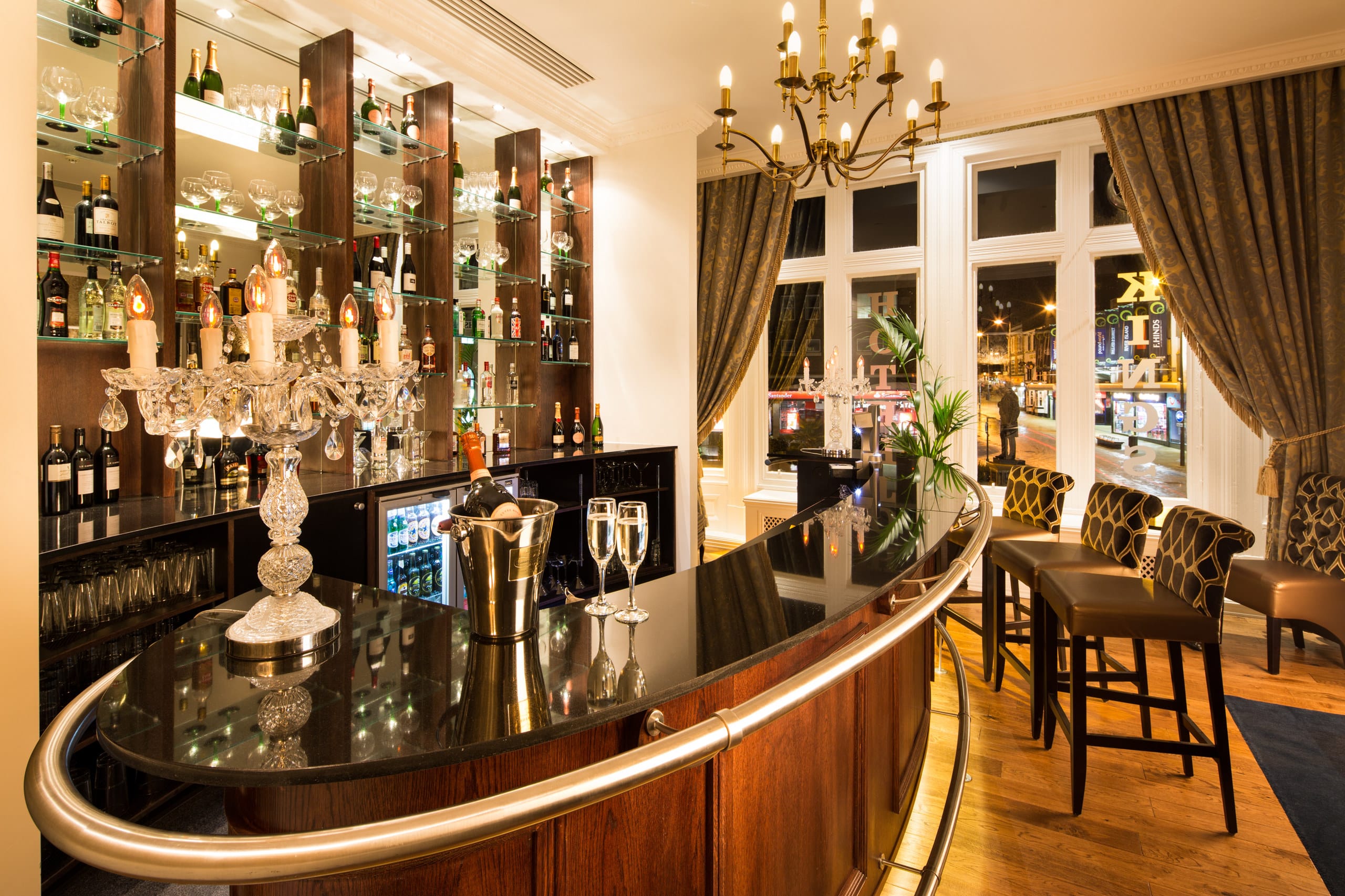 Photo of Mercure Kings Darlington, Cocktail Bar