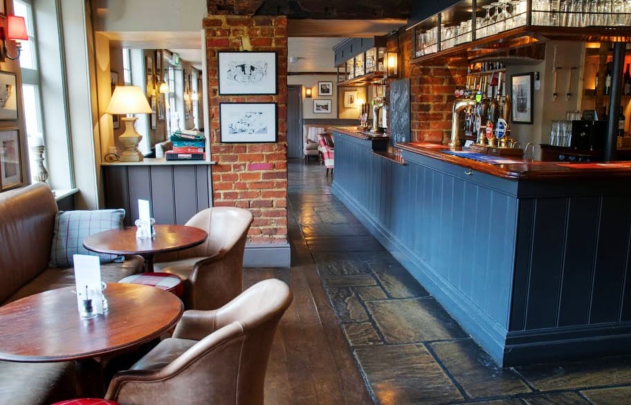 Photo of The Queens Head, Bar