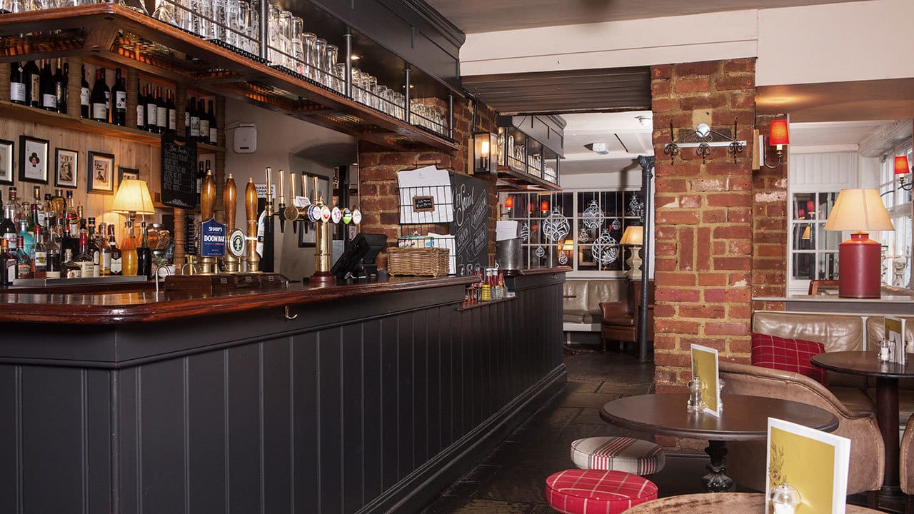 Photo of The Queens Head, Bar