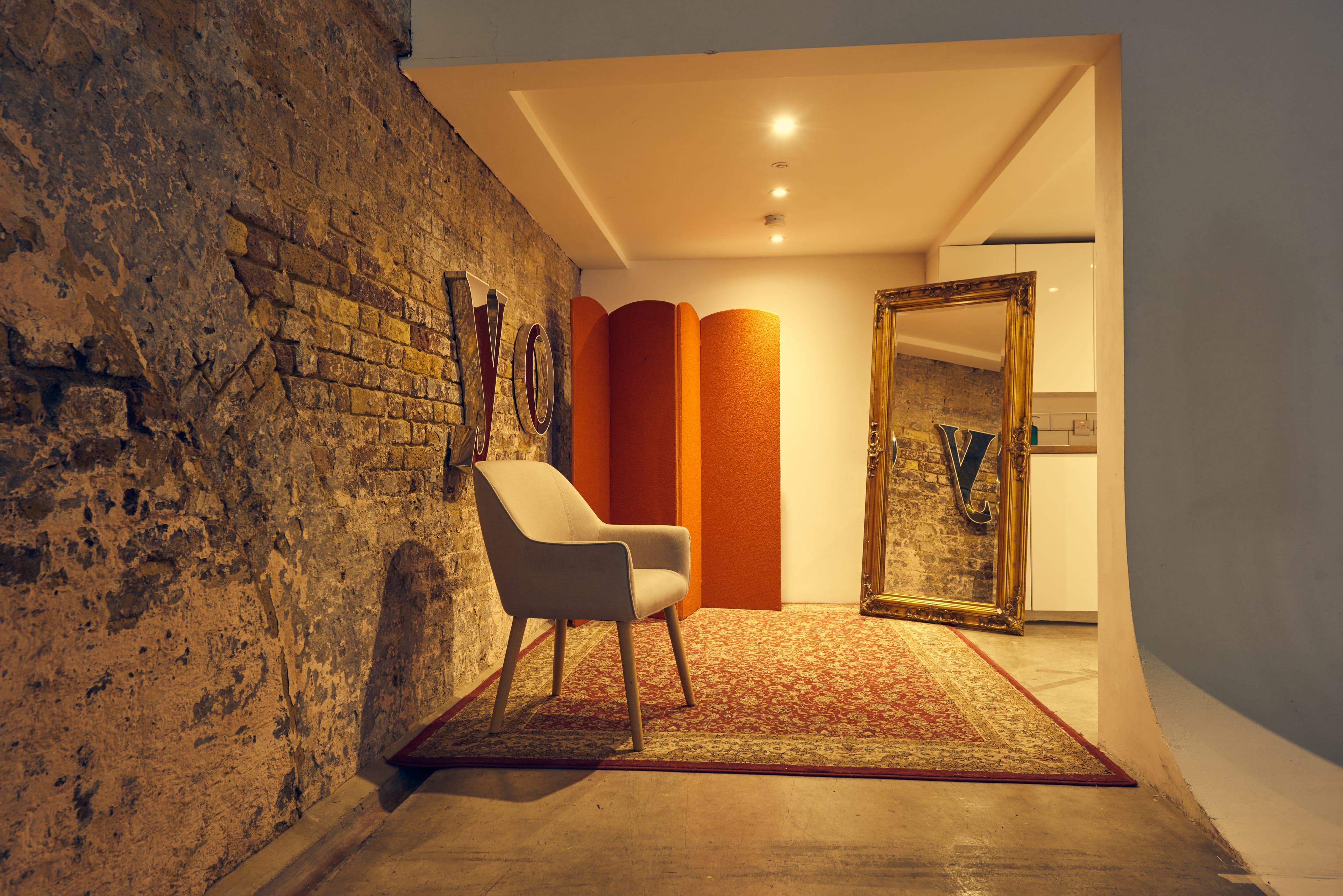 Photo of Motel, Arch 408