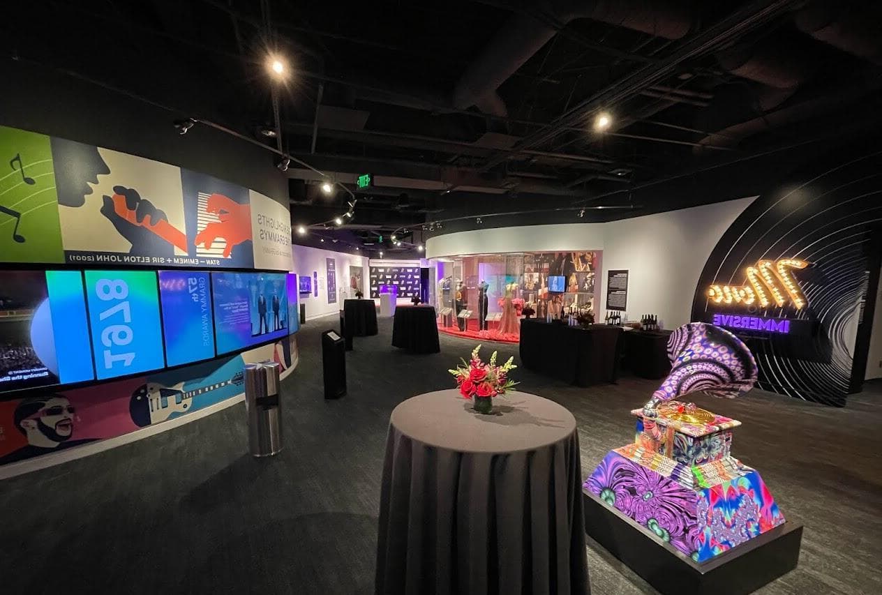 4th & 3rd Floor Gallery