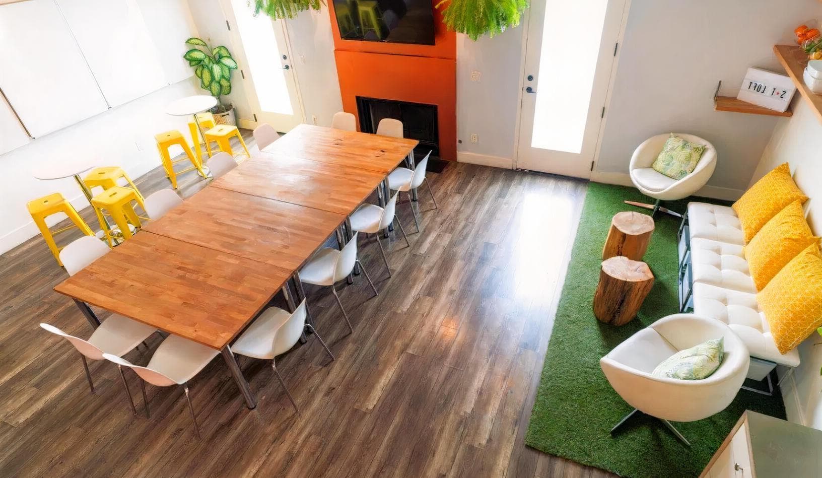 SaMo Bright/Spacious Mtg Loft