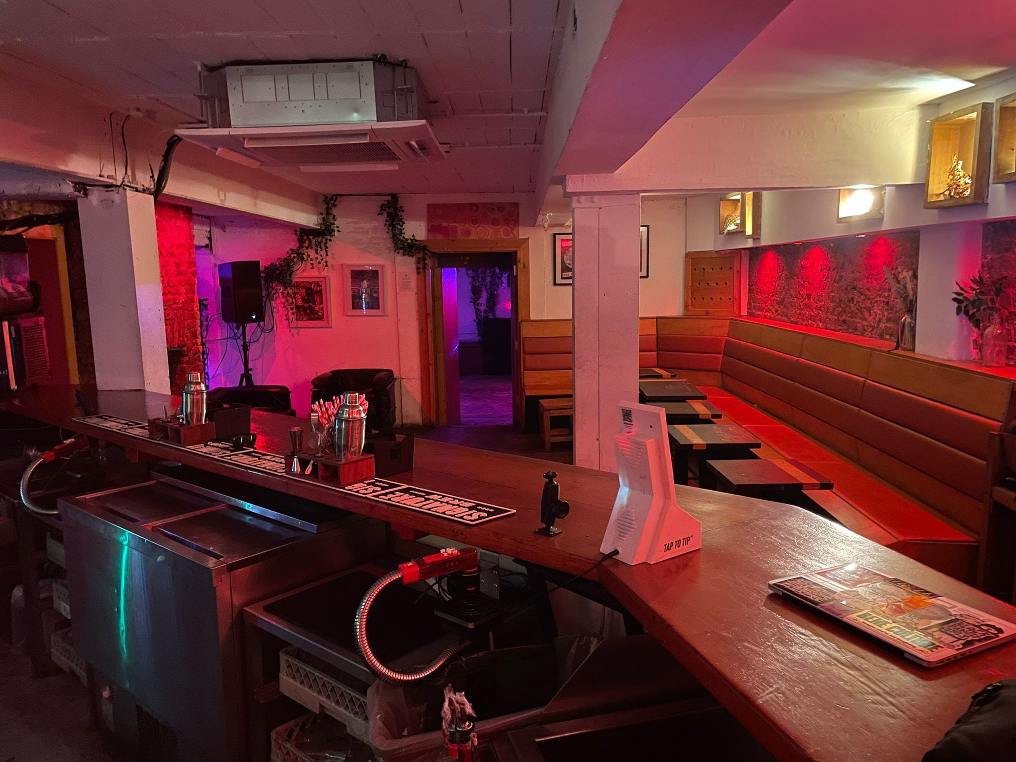 Photo of Dalston Den, Dalston Den Room 1 - Gallery / Bar / Nightclub