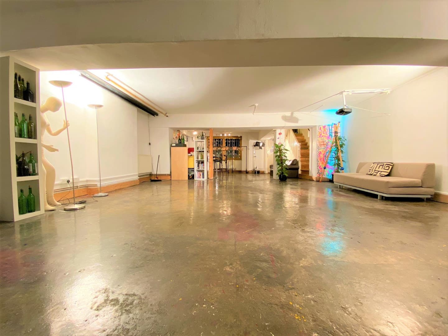 Room 2, Dalston Den photo #1