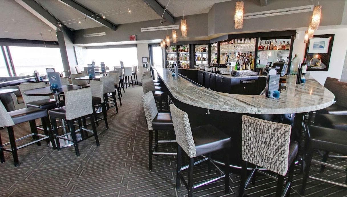 Bar Area, Chart House Restaurant - Cardiff photo #1