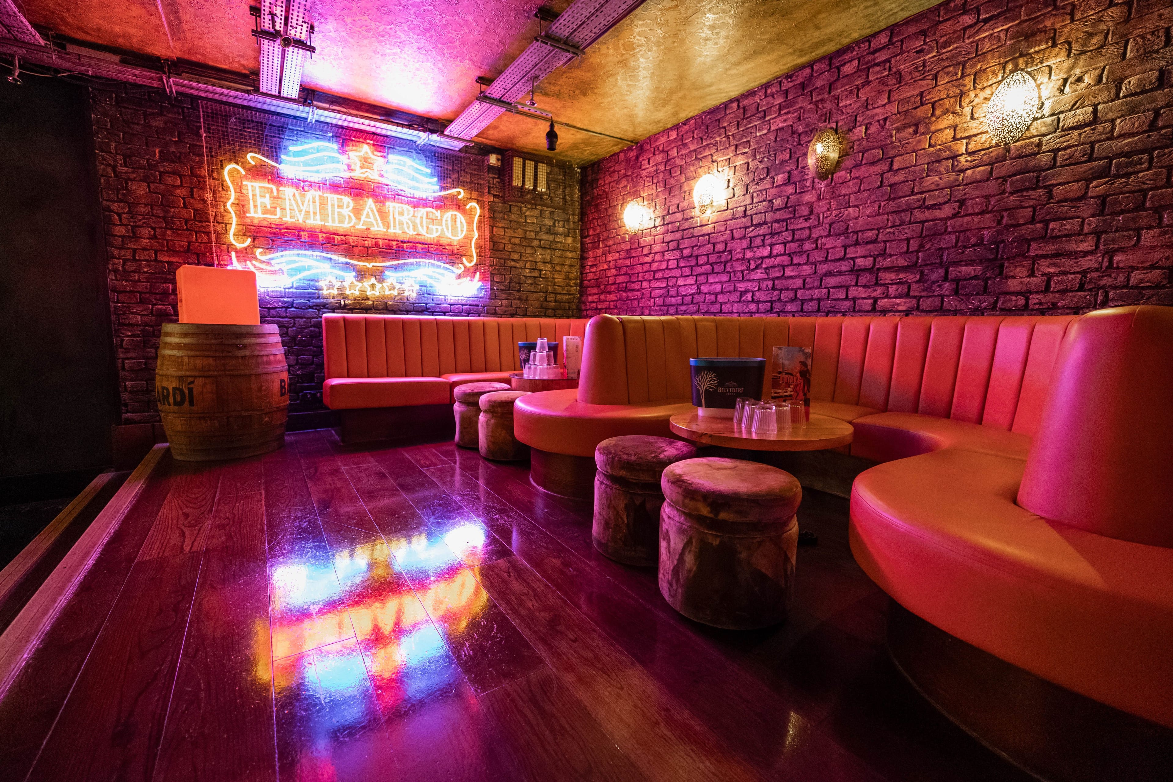 Photo of Embargo Republica, Full Venue