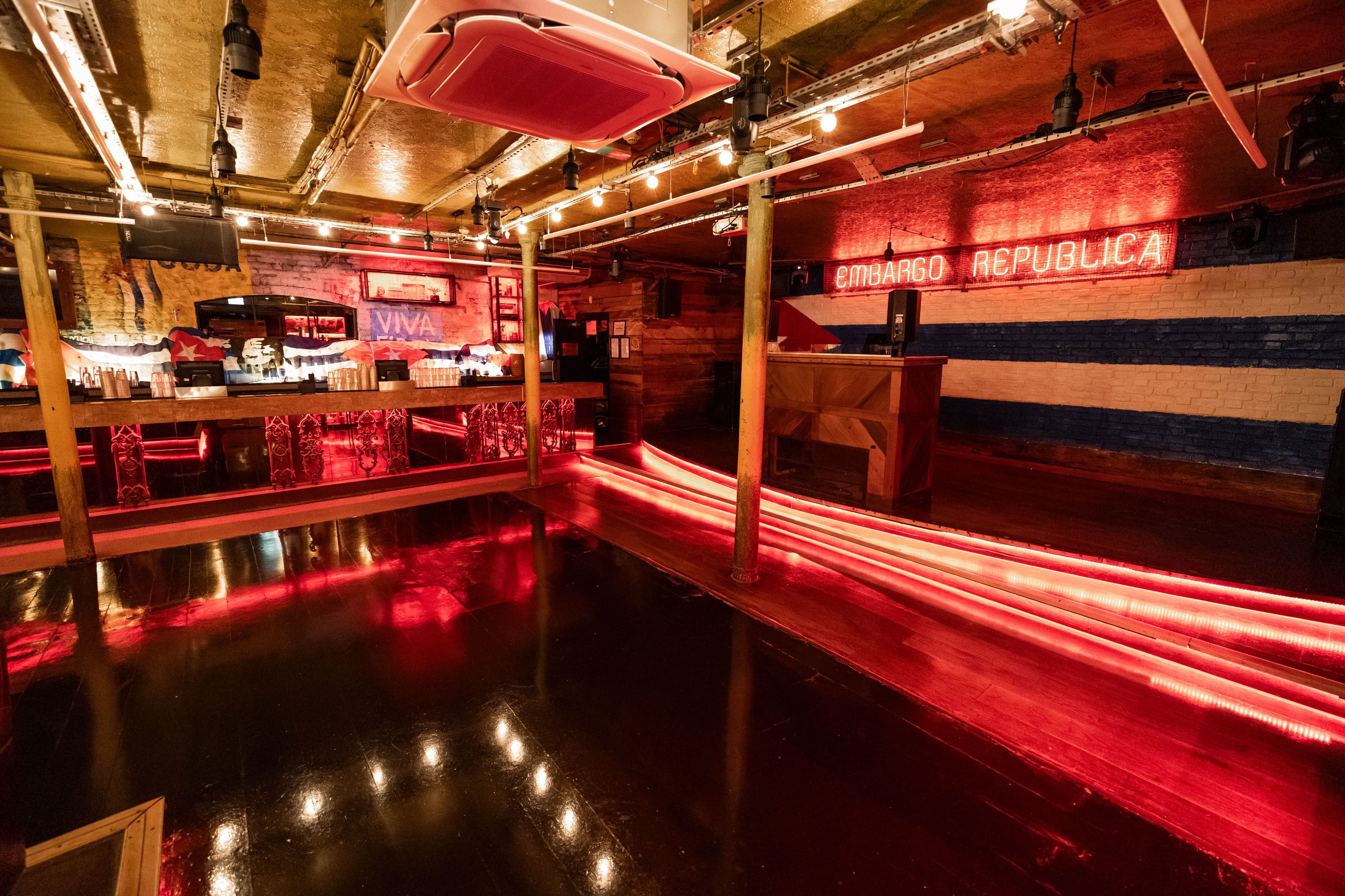 Full Venue, Embargo Republica photo #3