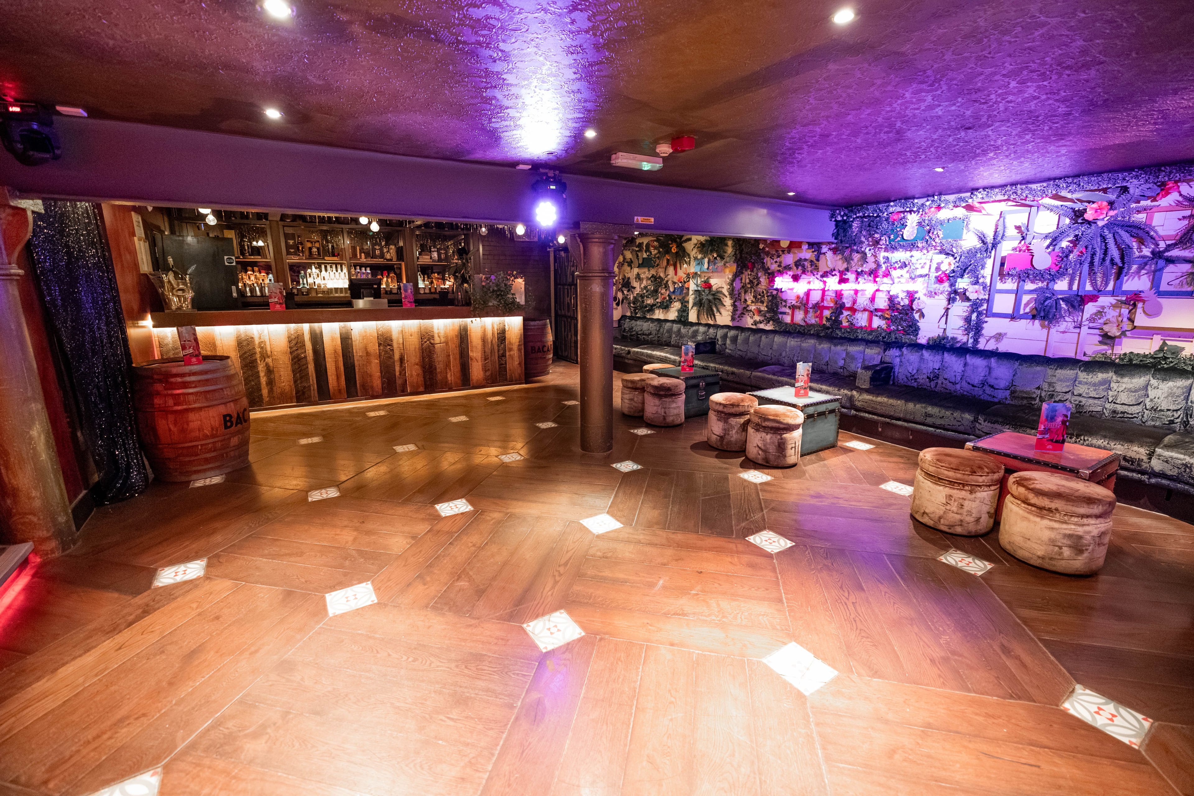 Photo of Embargo Republica, Full Venue