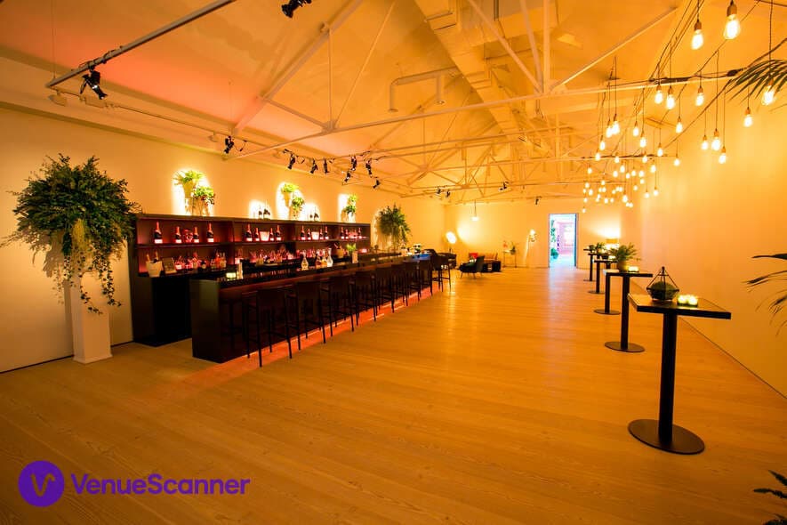 Second Floor: Galleries 11, 12, 13 And 14, Saatchi Gallery photo #2