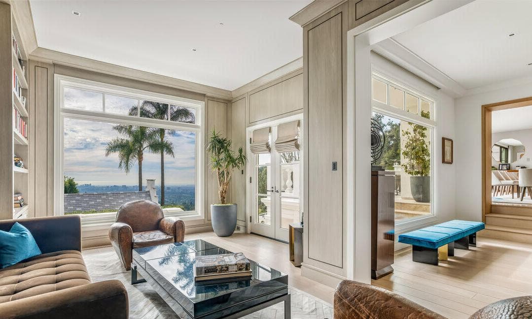 White Column | Beverly Hills, White Column | Beverly Hills photo #1