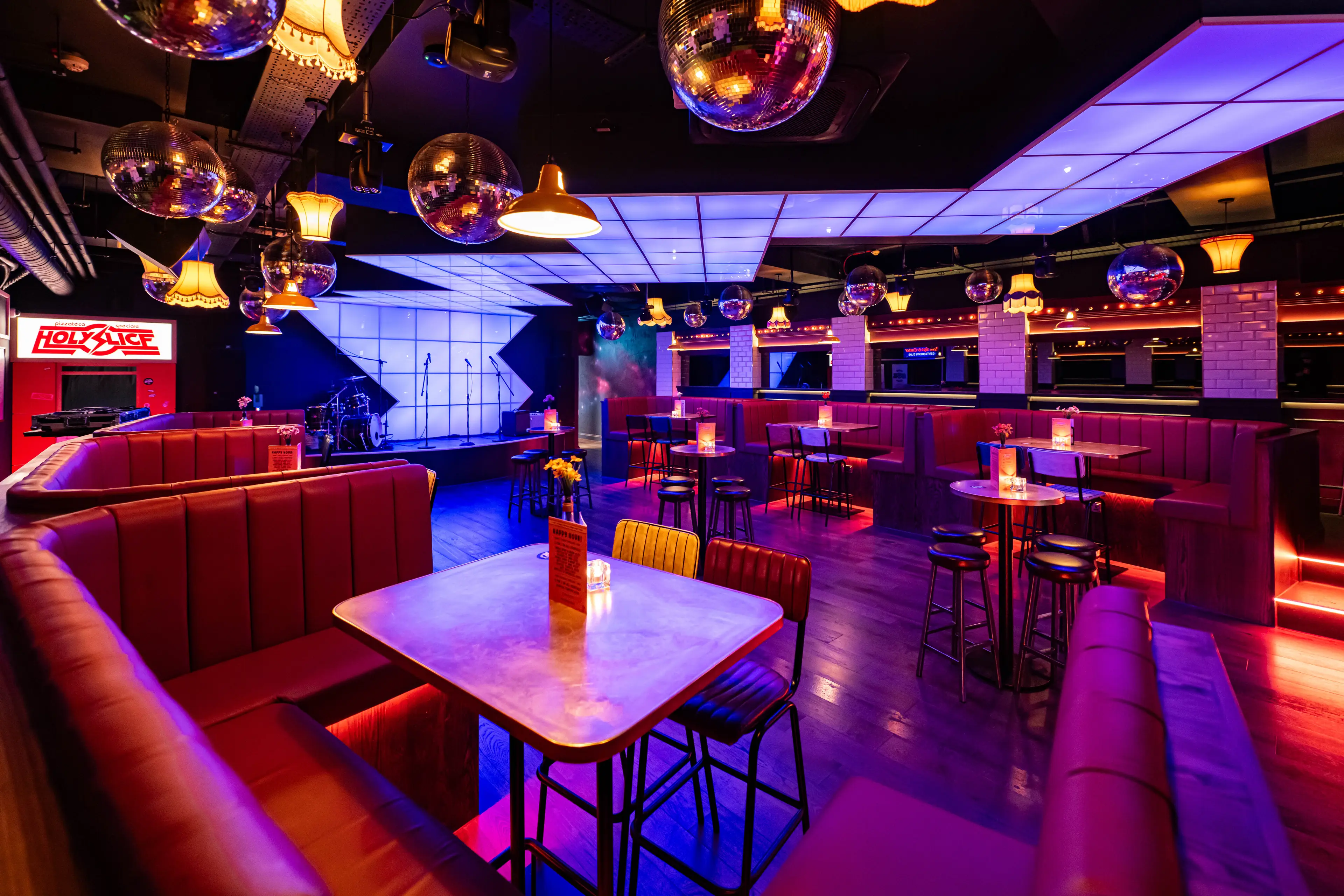 Simmons | Manchester photo #2