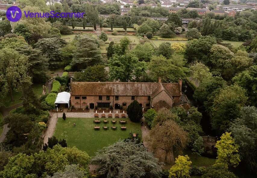 Tudor Barn Eltham photo #3