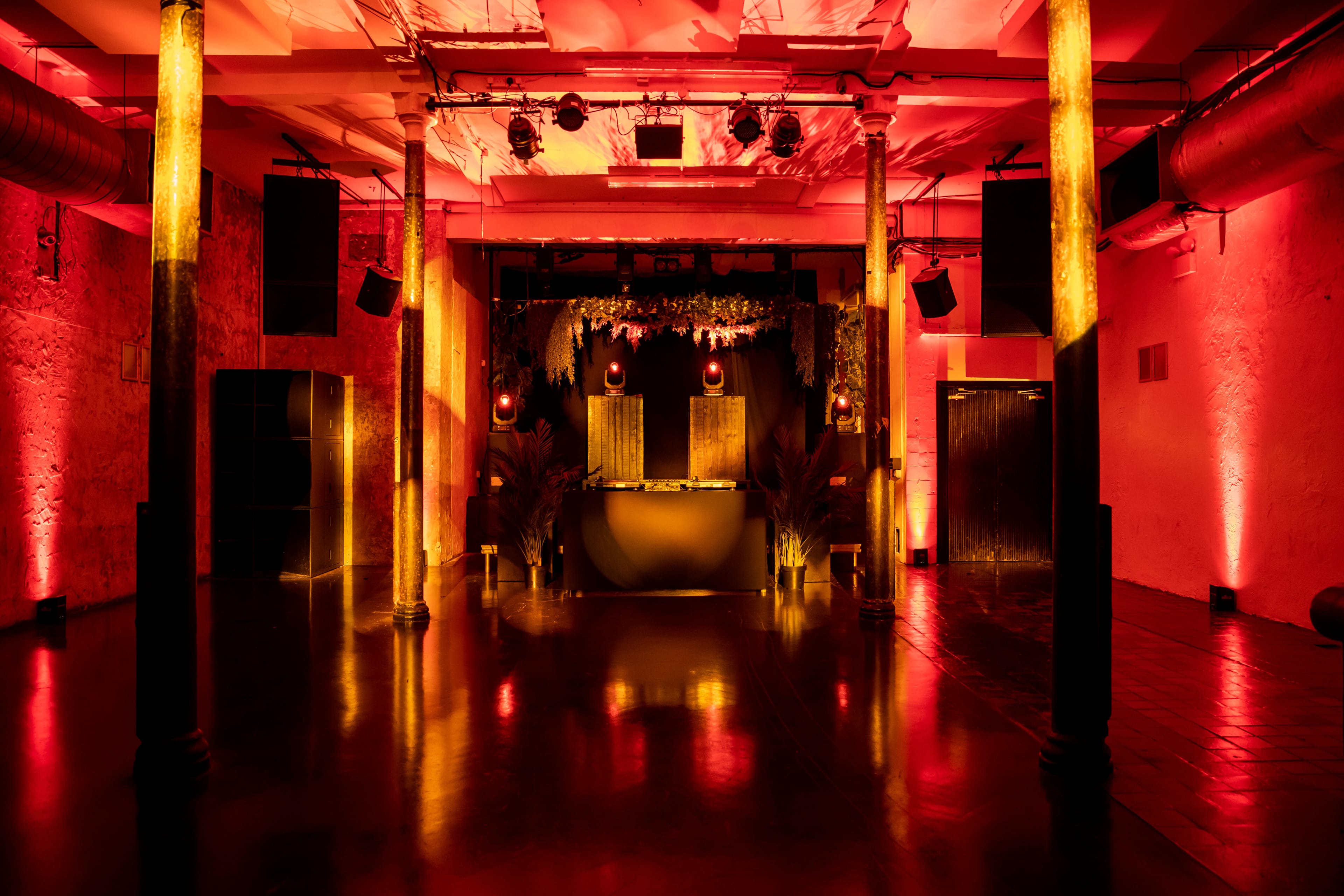 Photo of 93 Feet East, Live Room