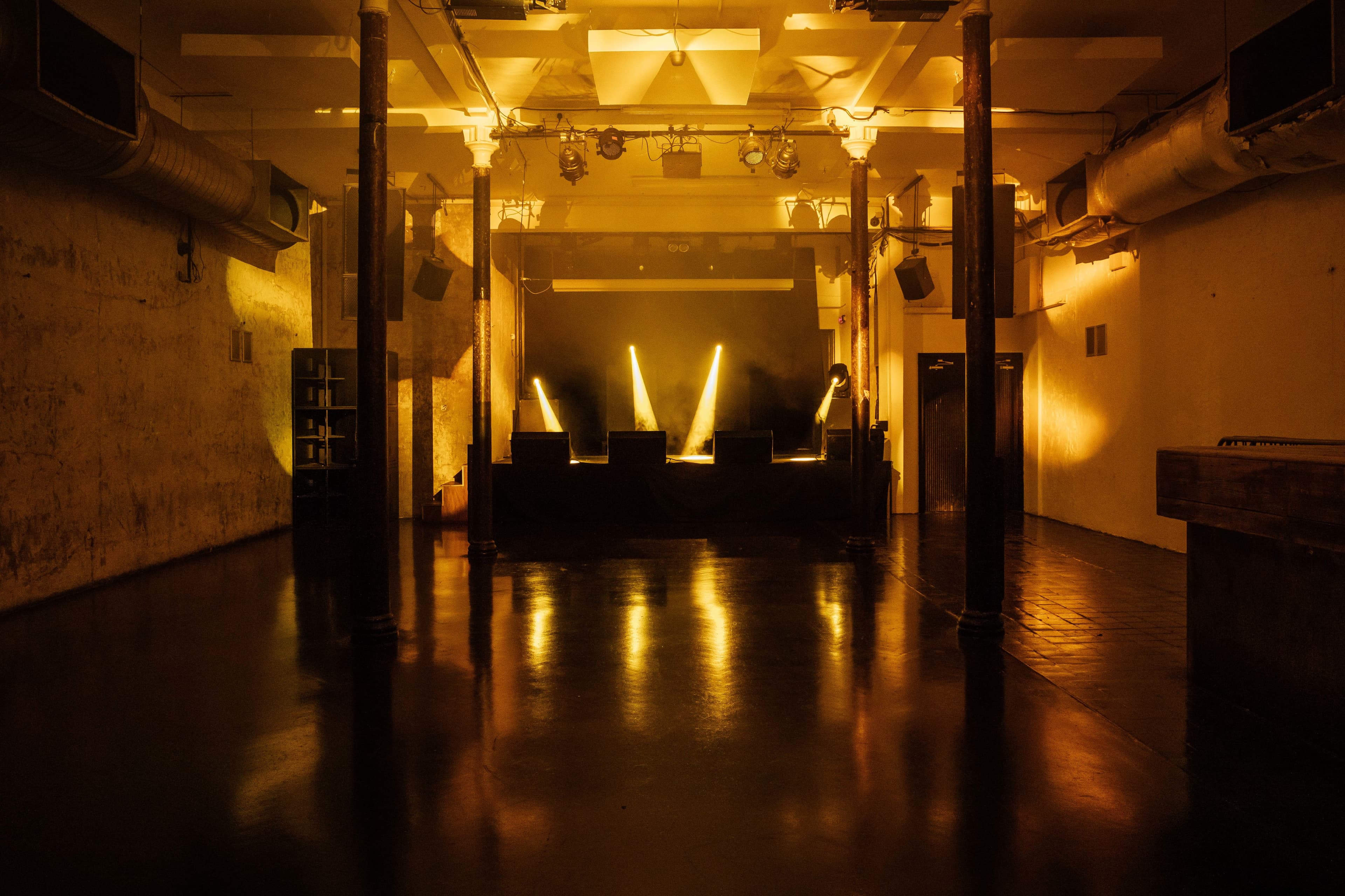 Live Room, 93 Feet East photo #9