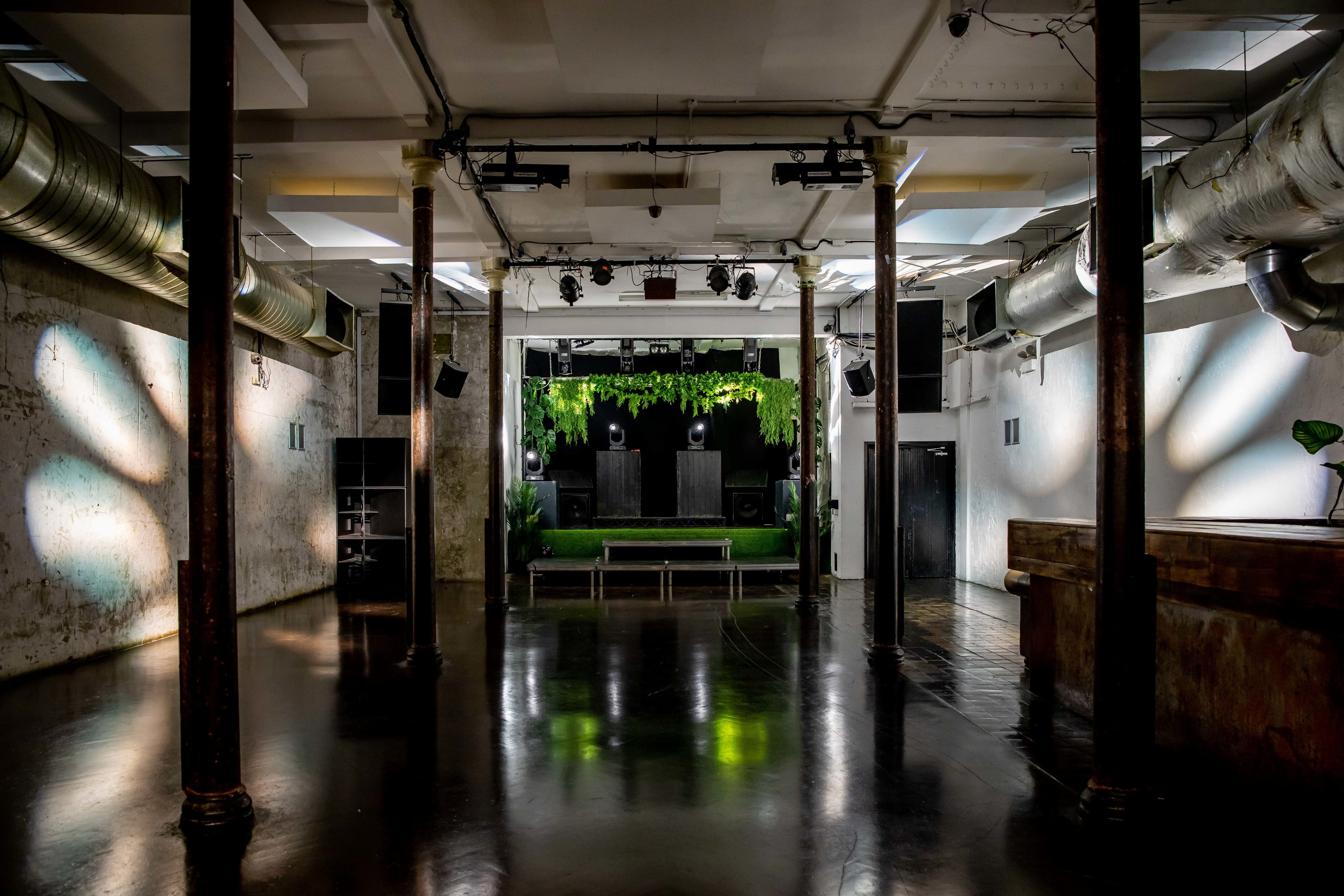 Photo of 93 Feet East, Live Room