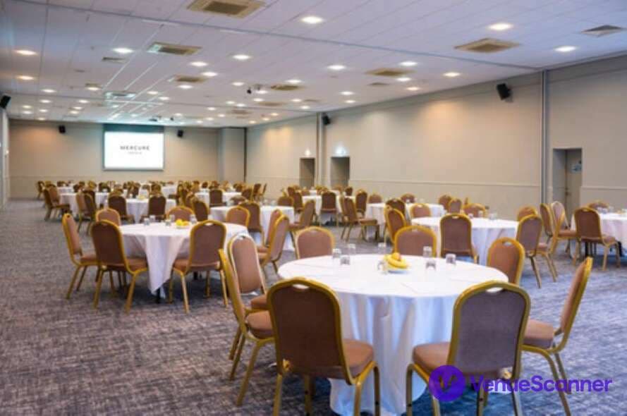 Heart Of Kent Suite, Mercure Maidstone Great Danes Hotel photo #2