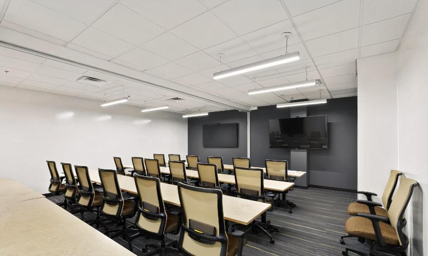 Modern 24Person Training Room
