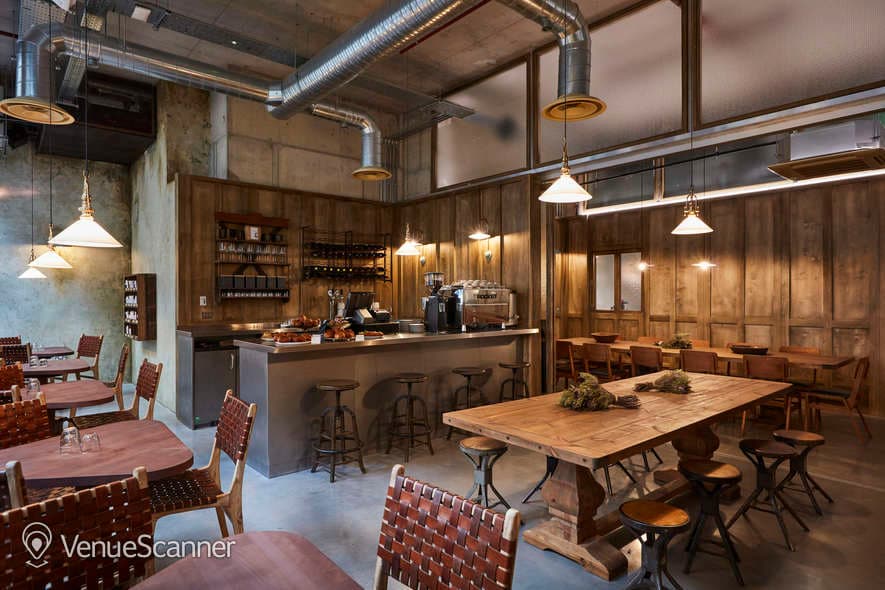 Lino, The Back Room photo #3