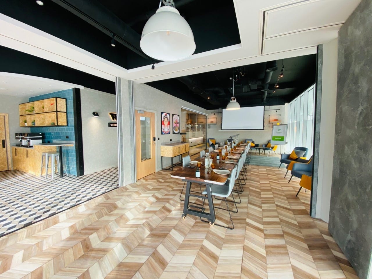 Photo of Holiday Inn London Whitechapel/ Whitechapel Think Factory, Green Room Suite