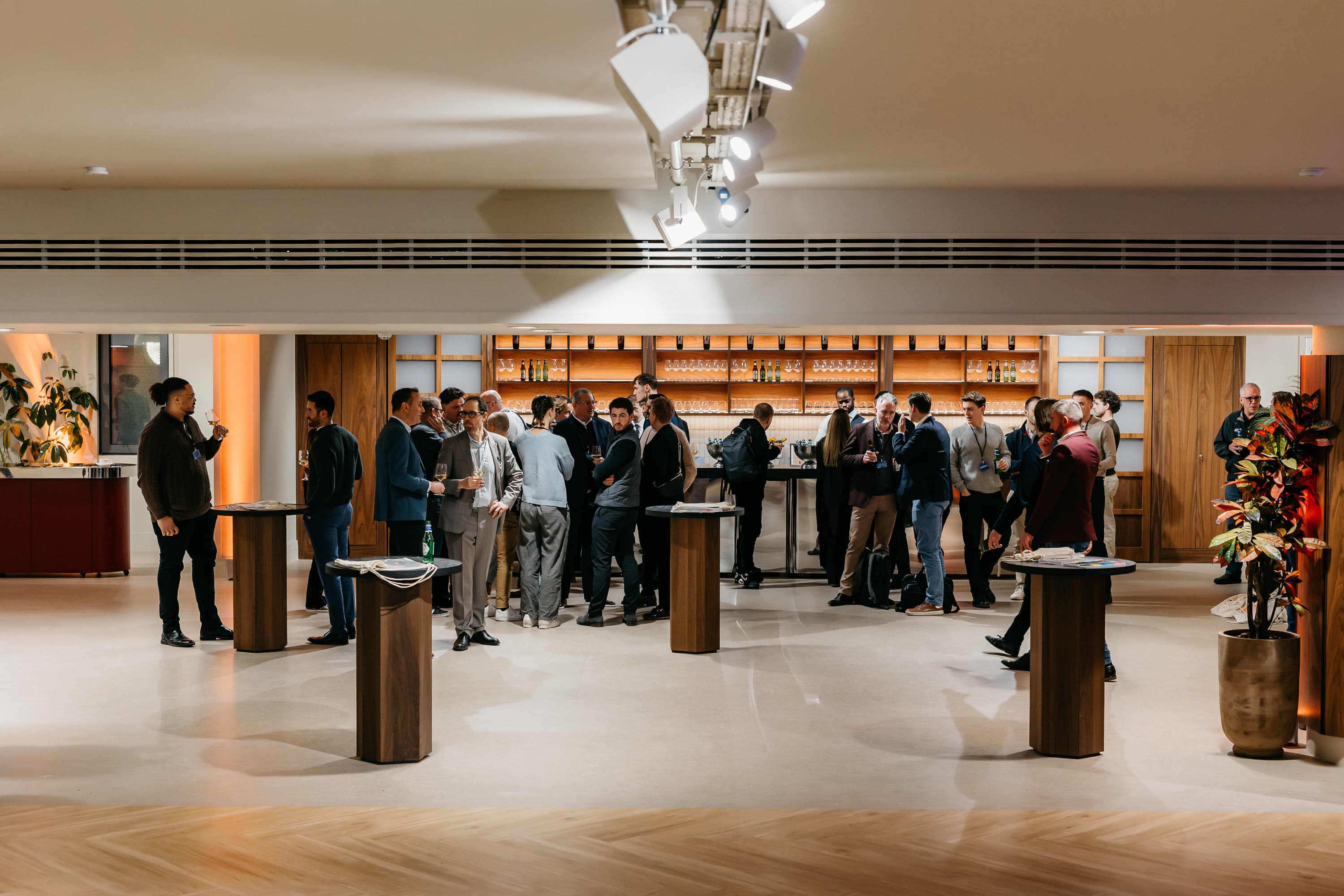 Landing Canary Wharf photo #2