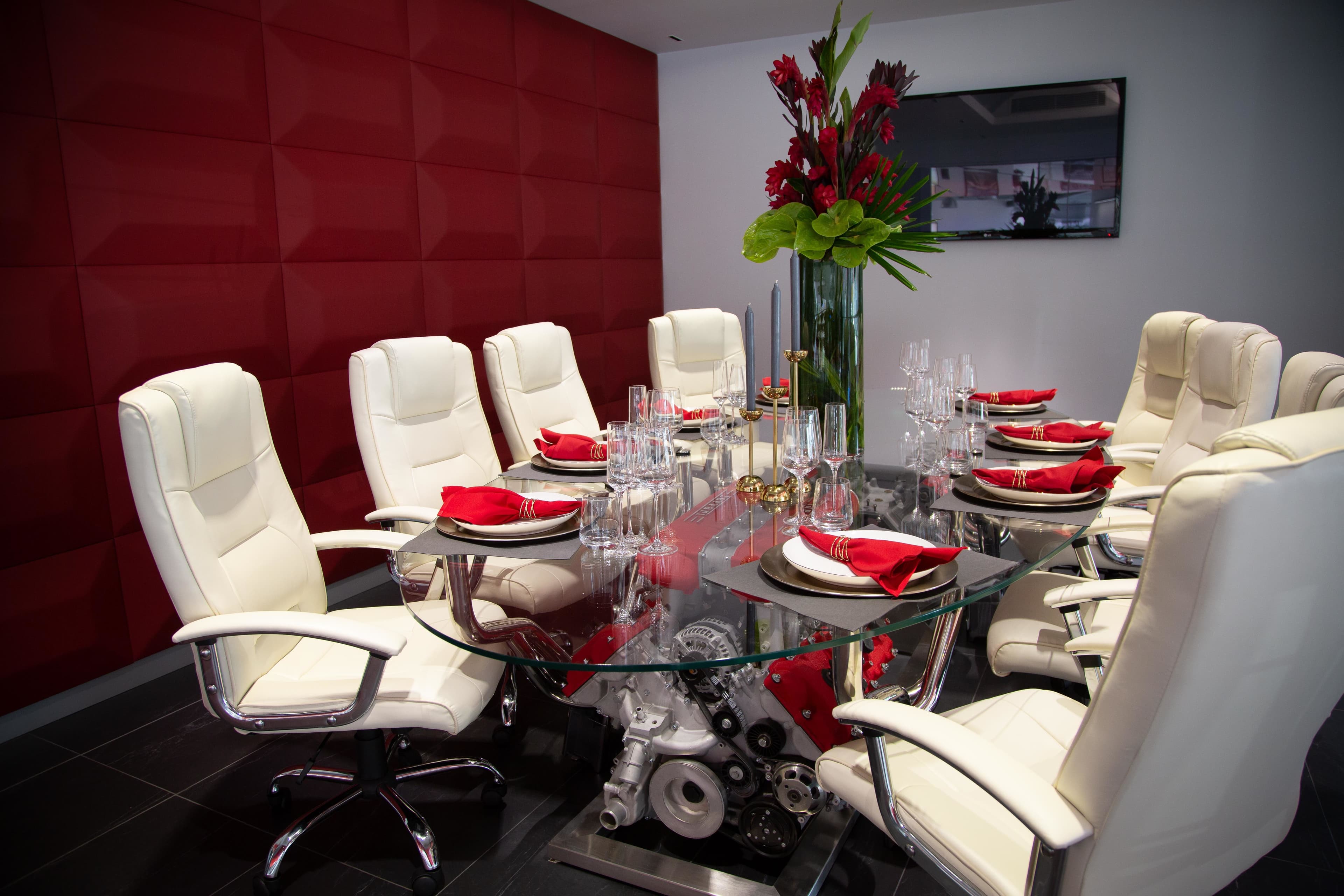 Showroom, Joe Macari Showroom photo #14