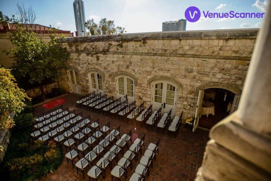 Courtyard, Chateau Bellevue photo #1