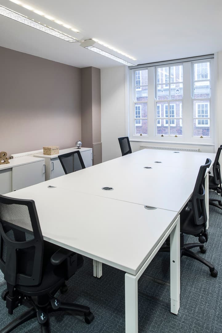 Cleves, Regus Richmond Station Kew Road photo #1
