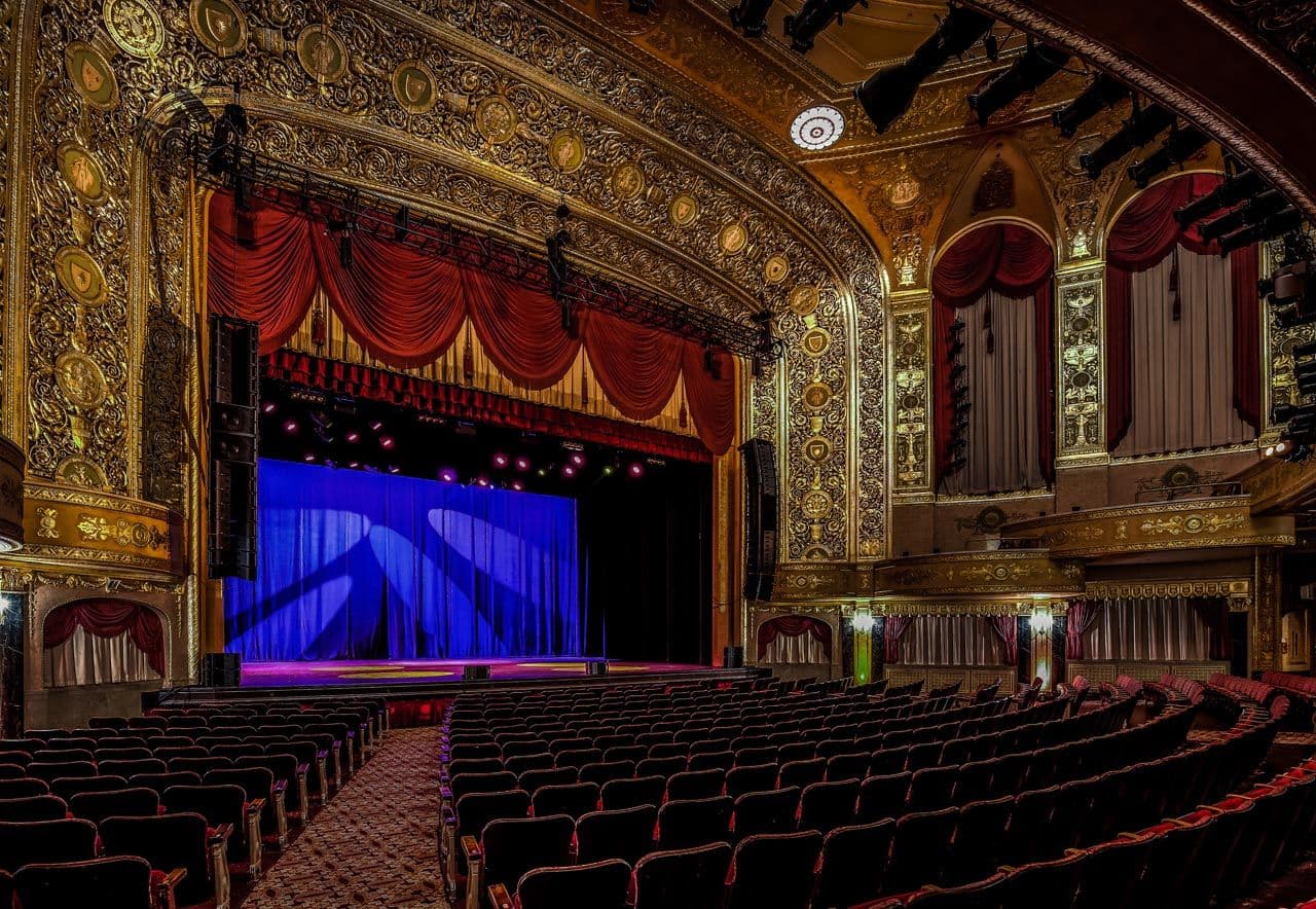Entire Theatre, Warner Theatre photo #6